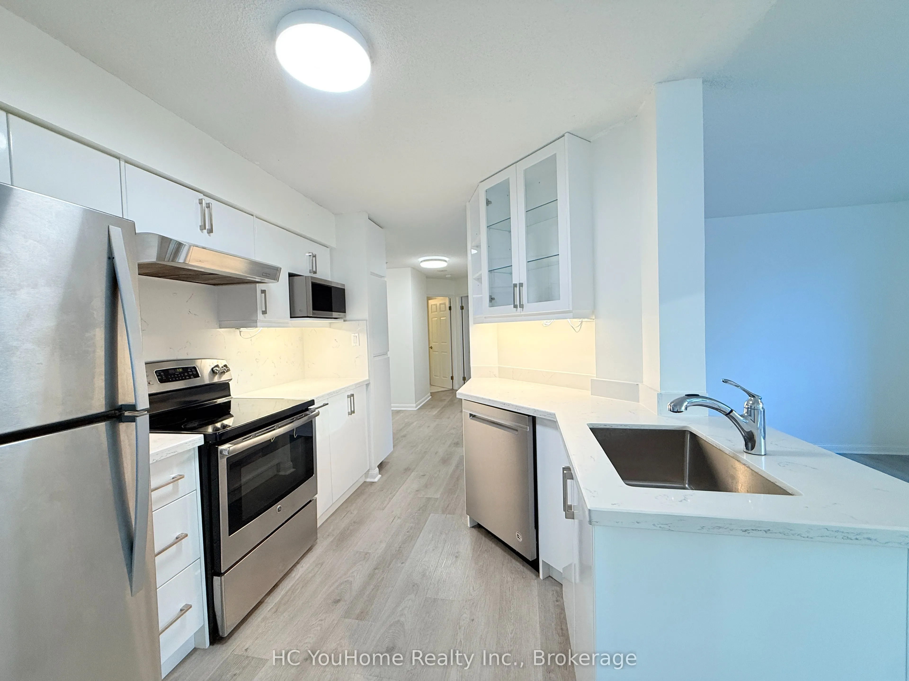 24 Wellesley Street W #212