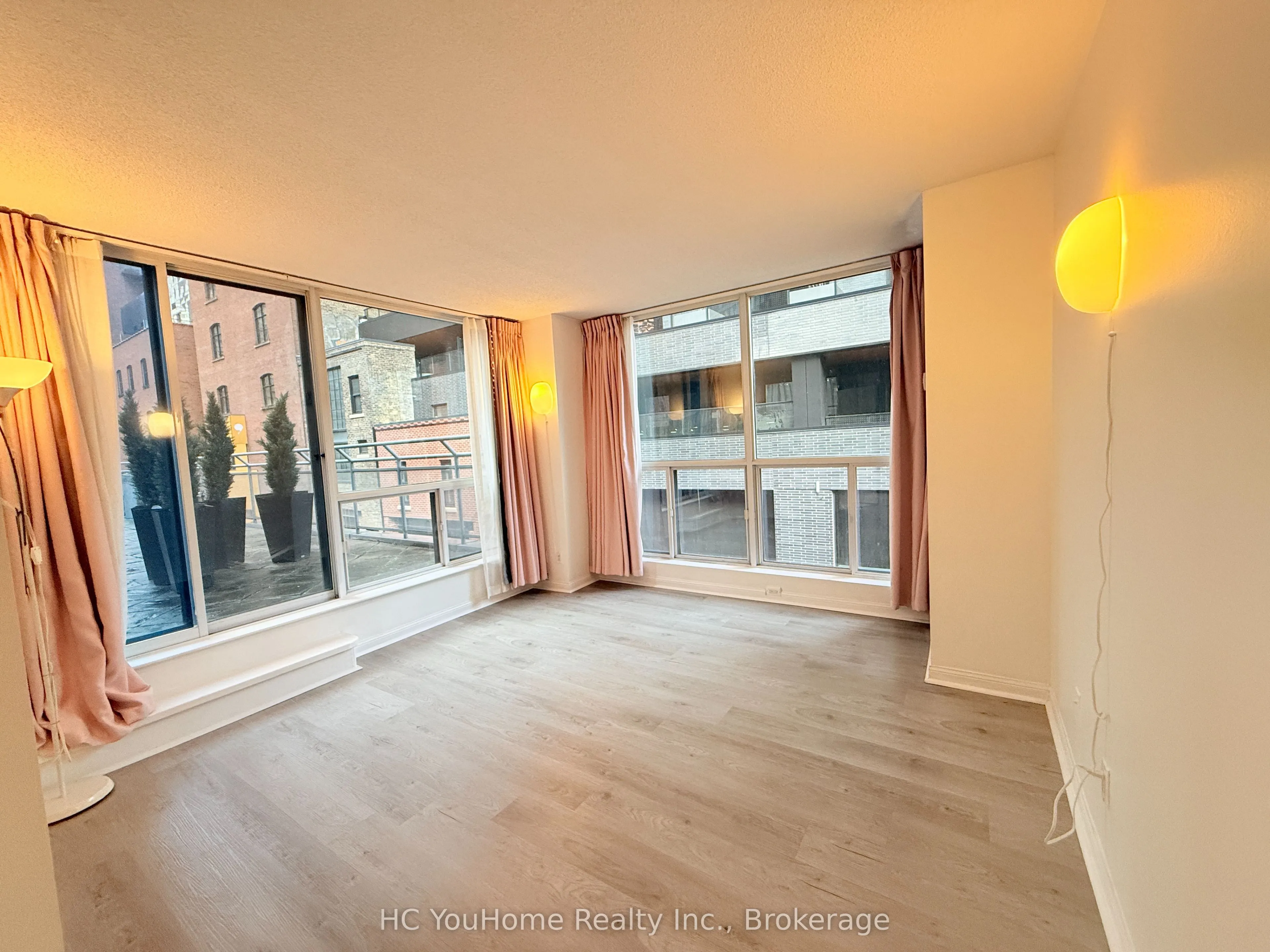 24 Wellesley Street W #212