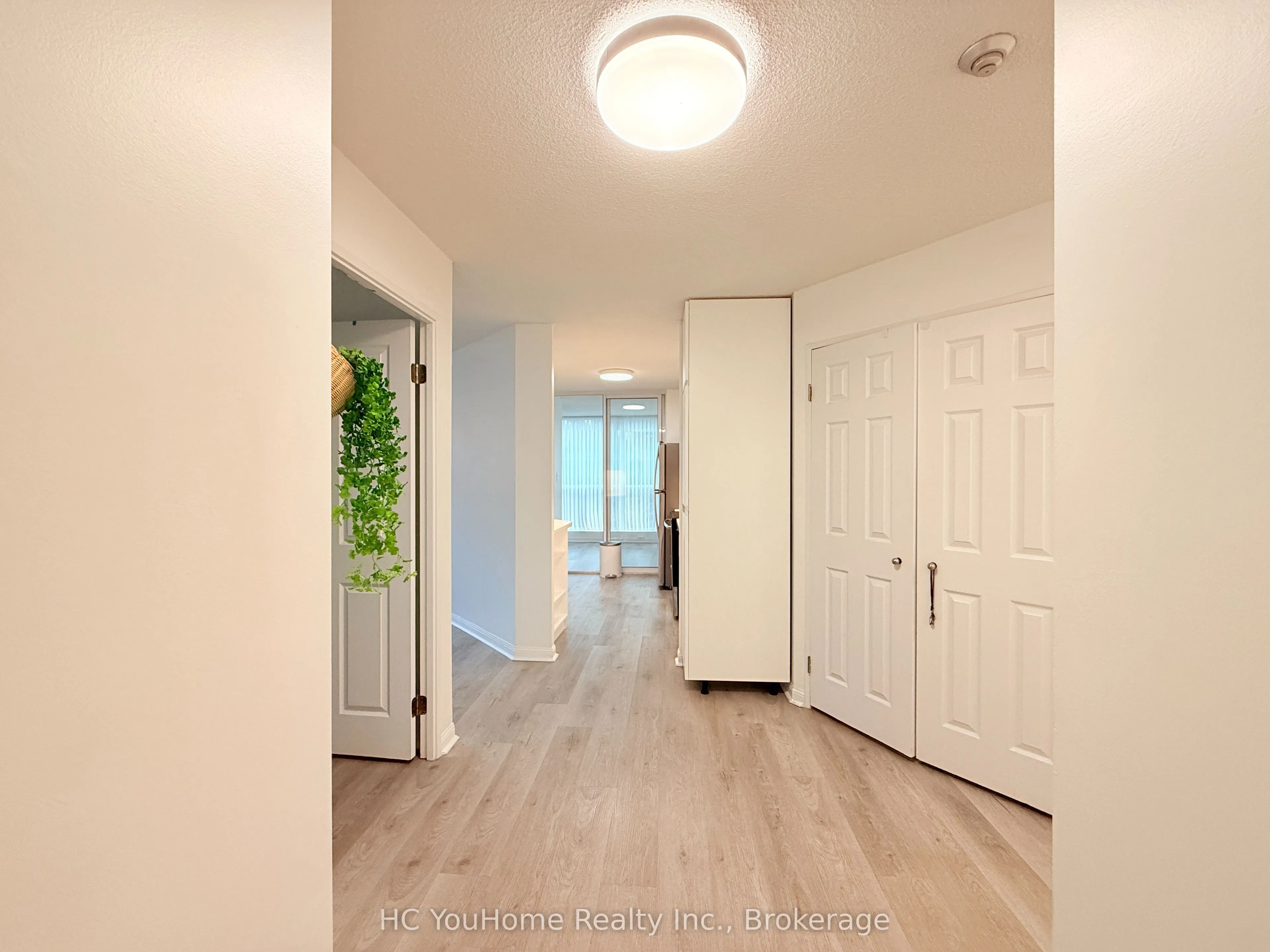 24 Wellesley Street W #212
