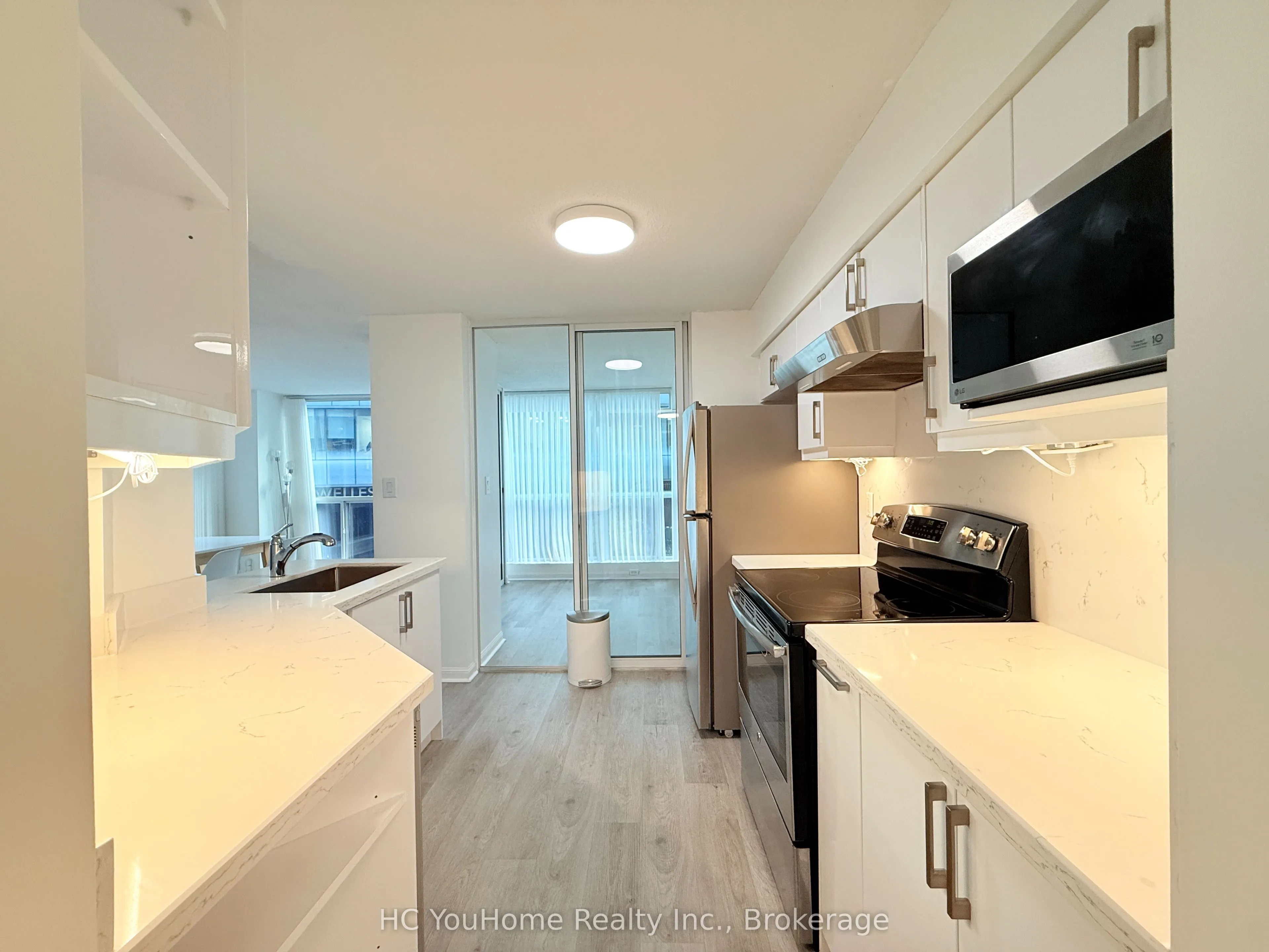 24 Wellesley Street W #212