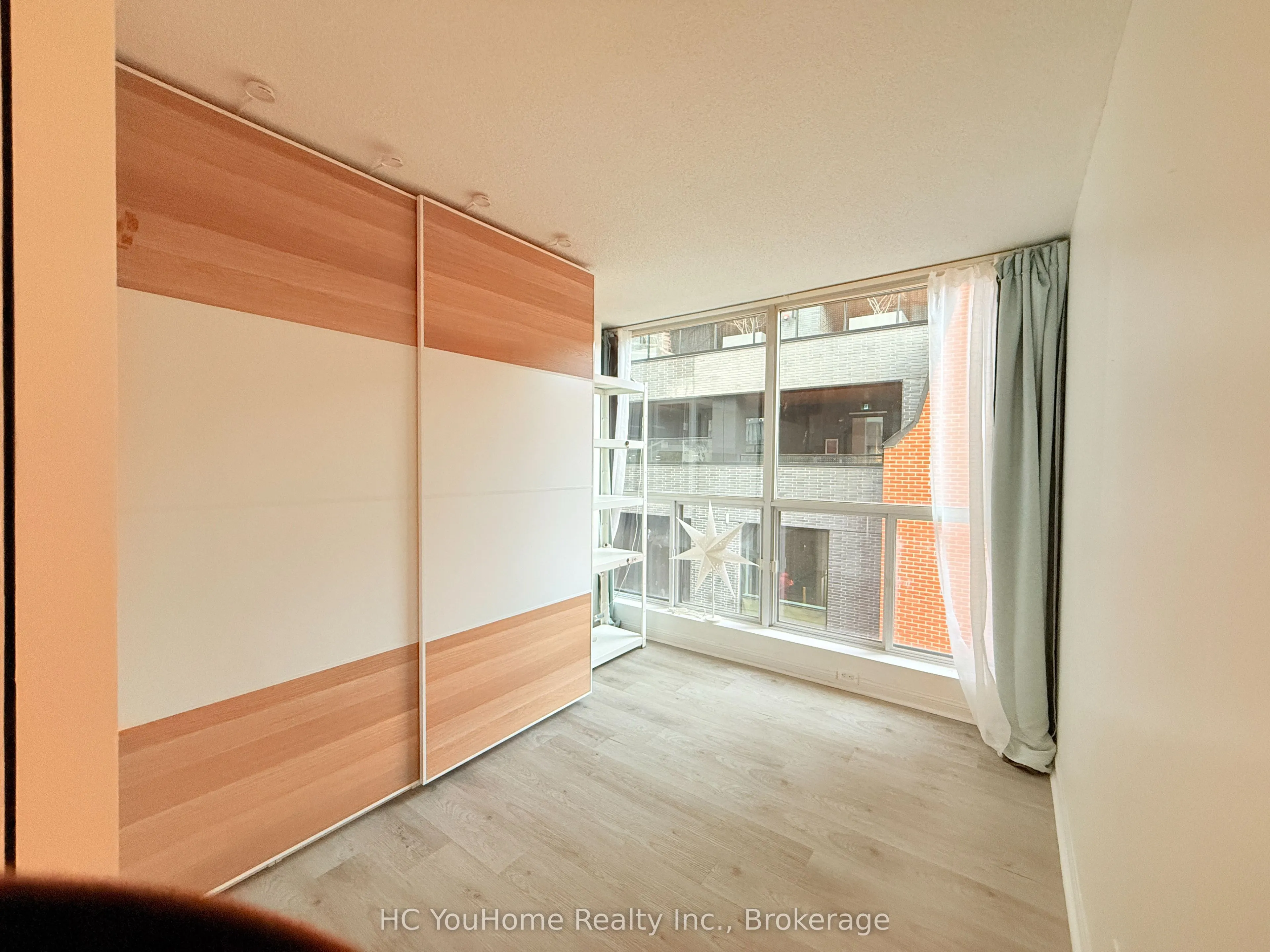 24 Wellesley Street W #212