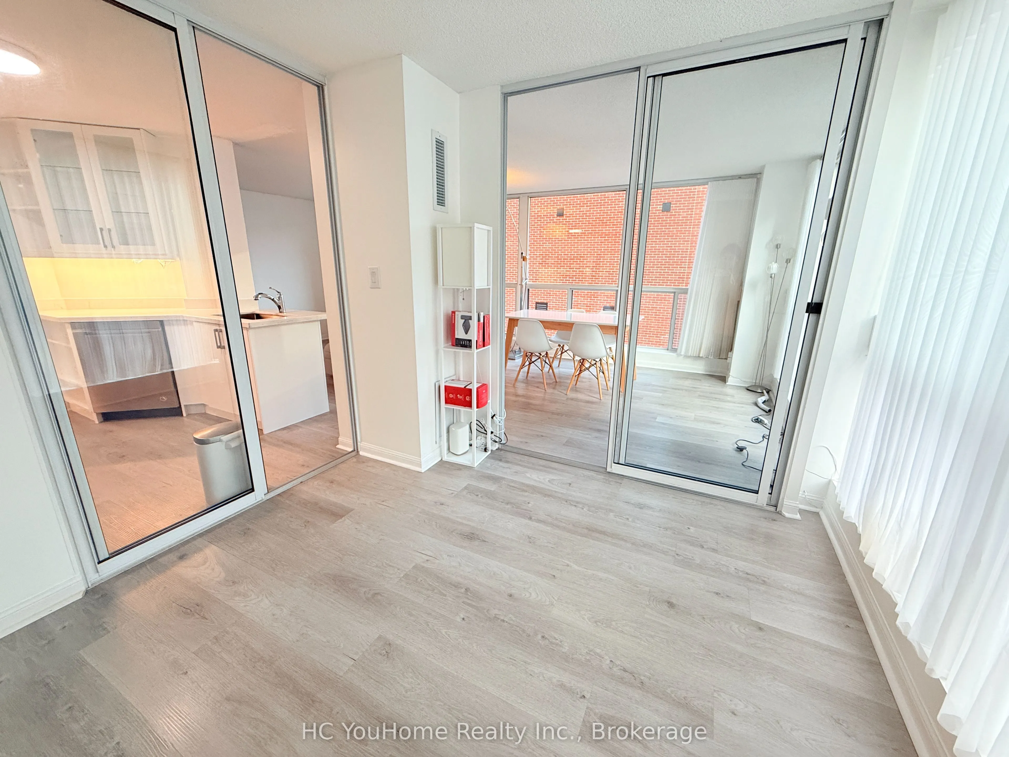 24 Wellesley Street W #212