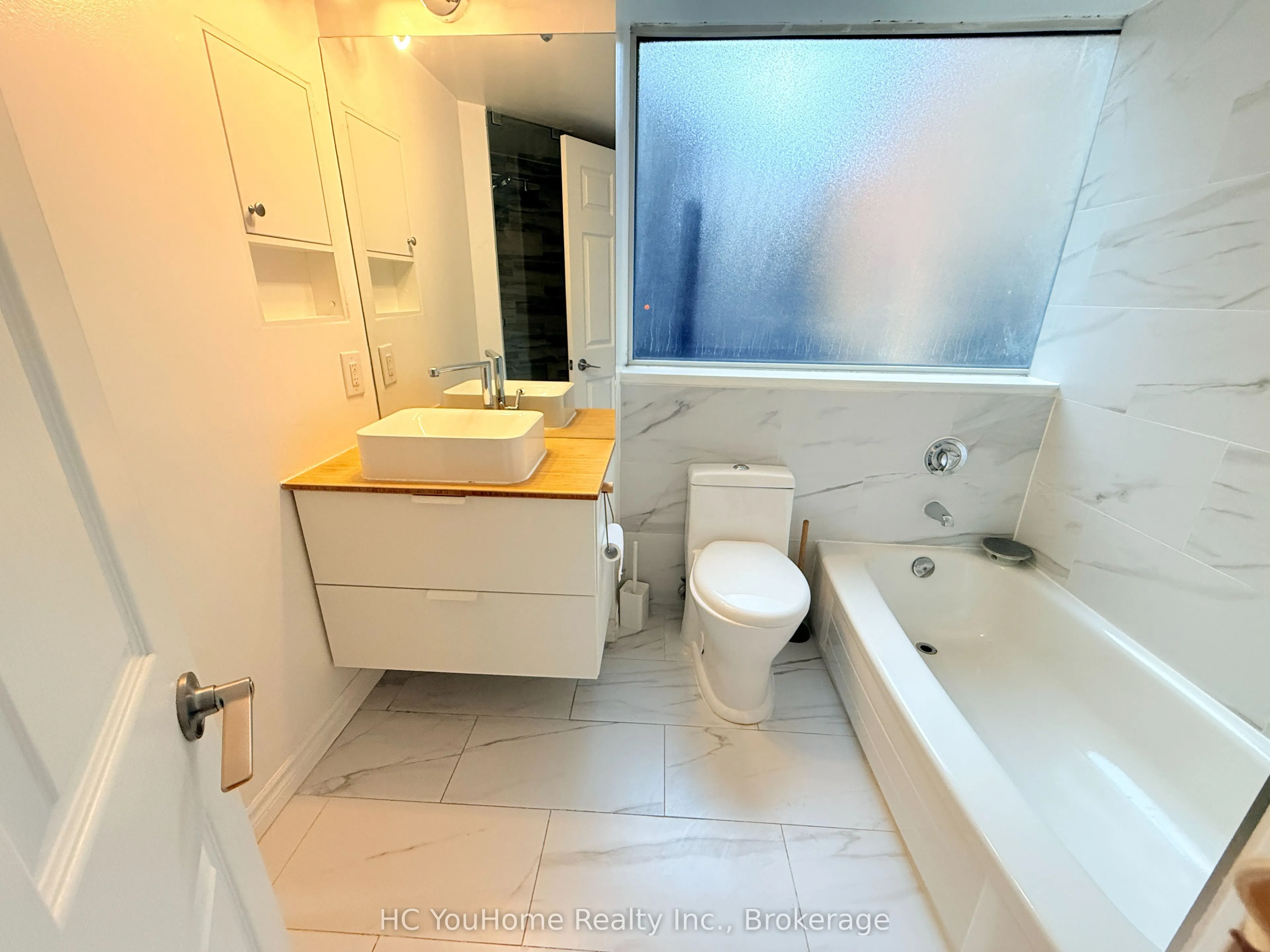 24 Wellesley Street W #212