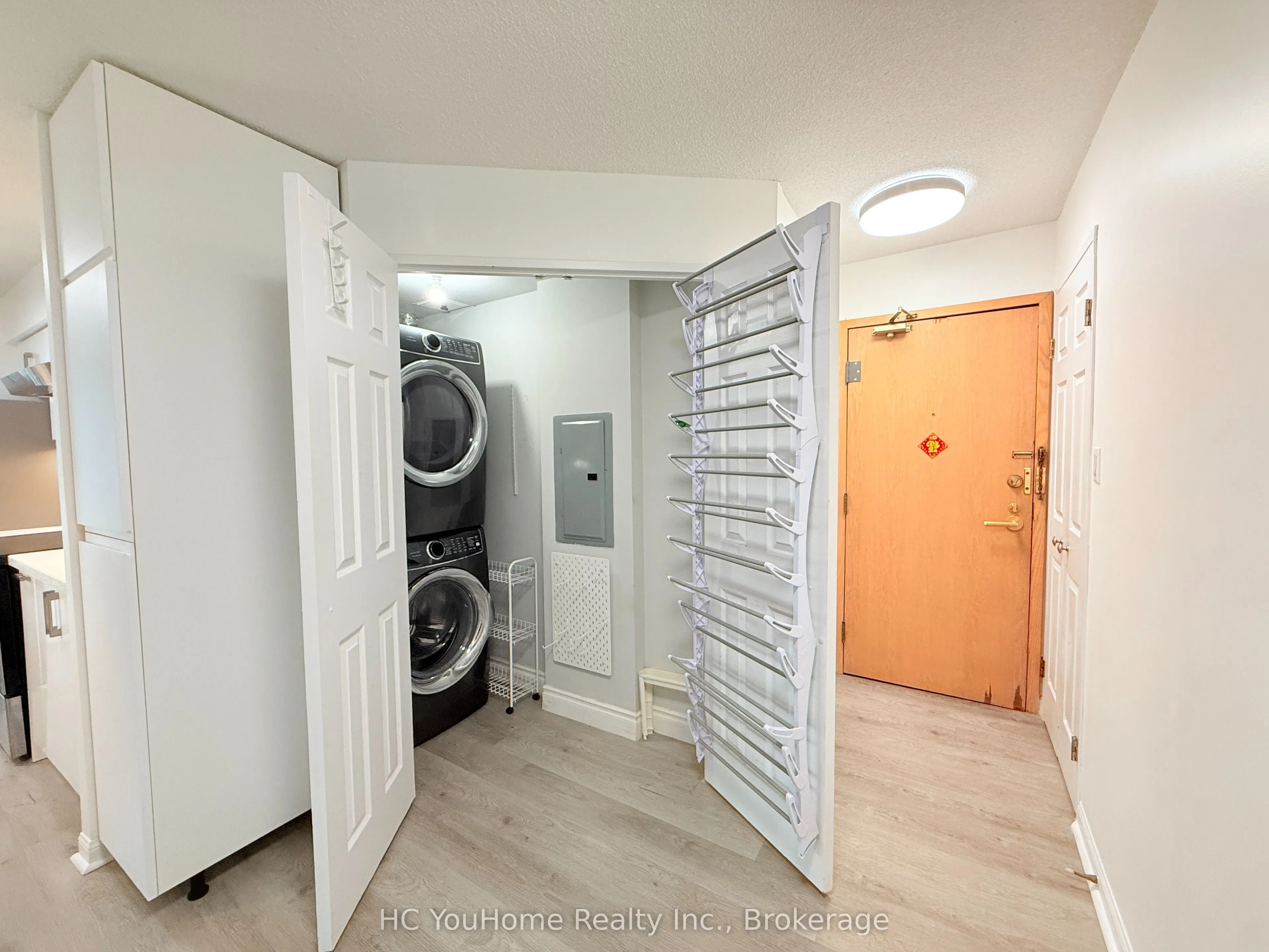 24 Wellesley Street W #212