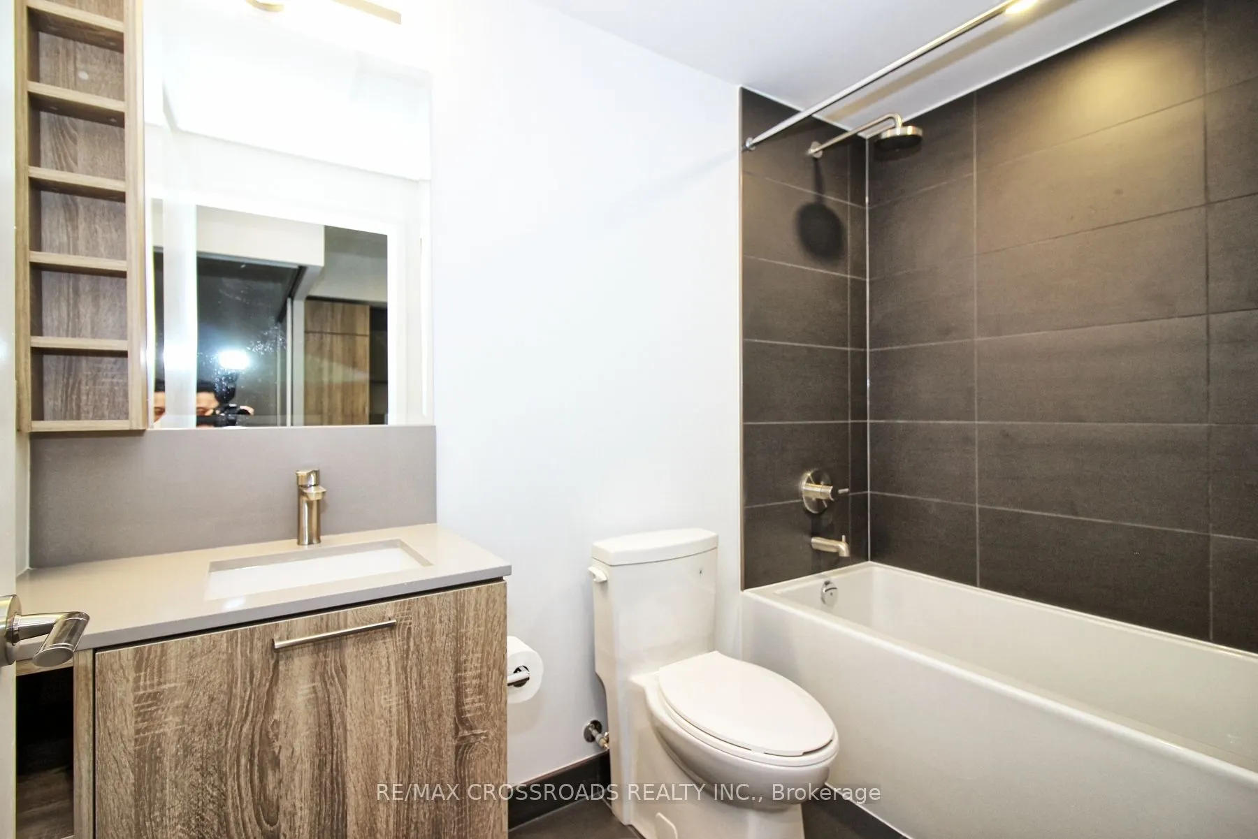 19 Western Battery Road #712