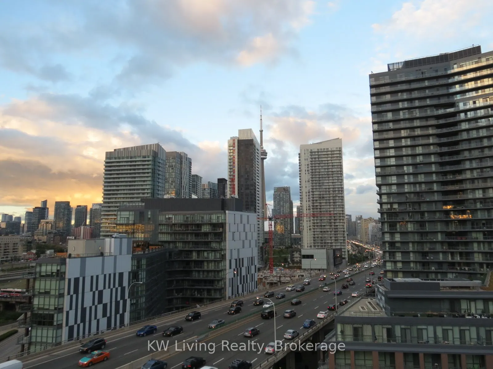 50 Bruyeres Mews #1105