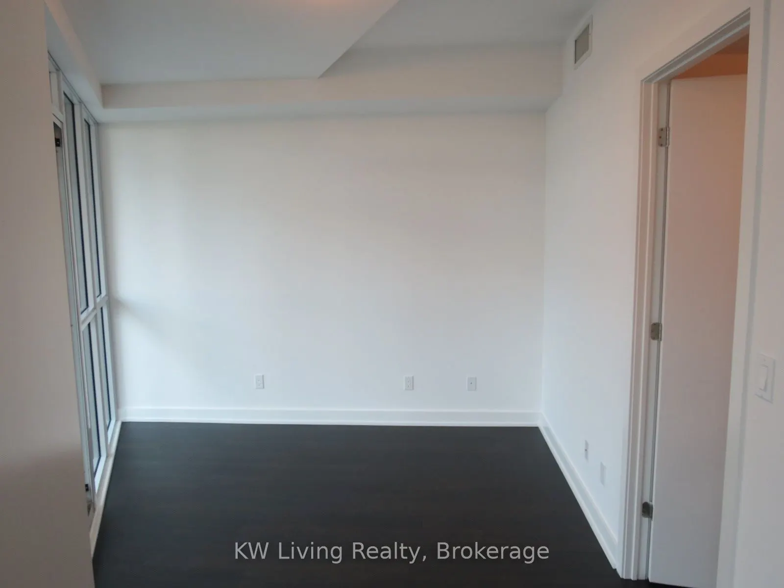 50 Bruyeres Mews #1105