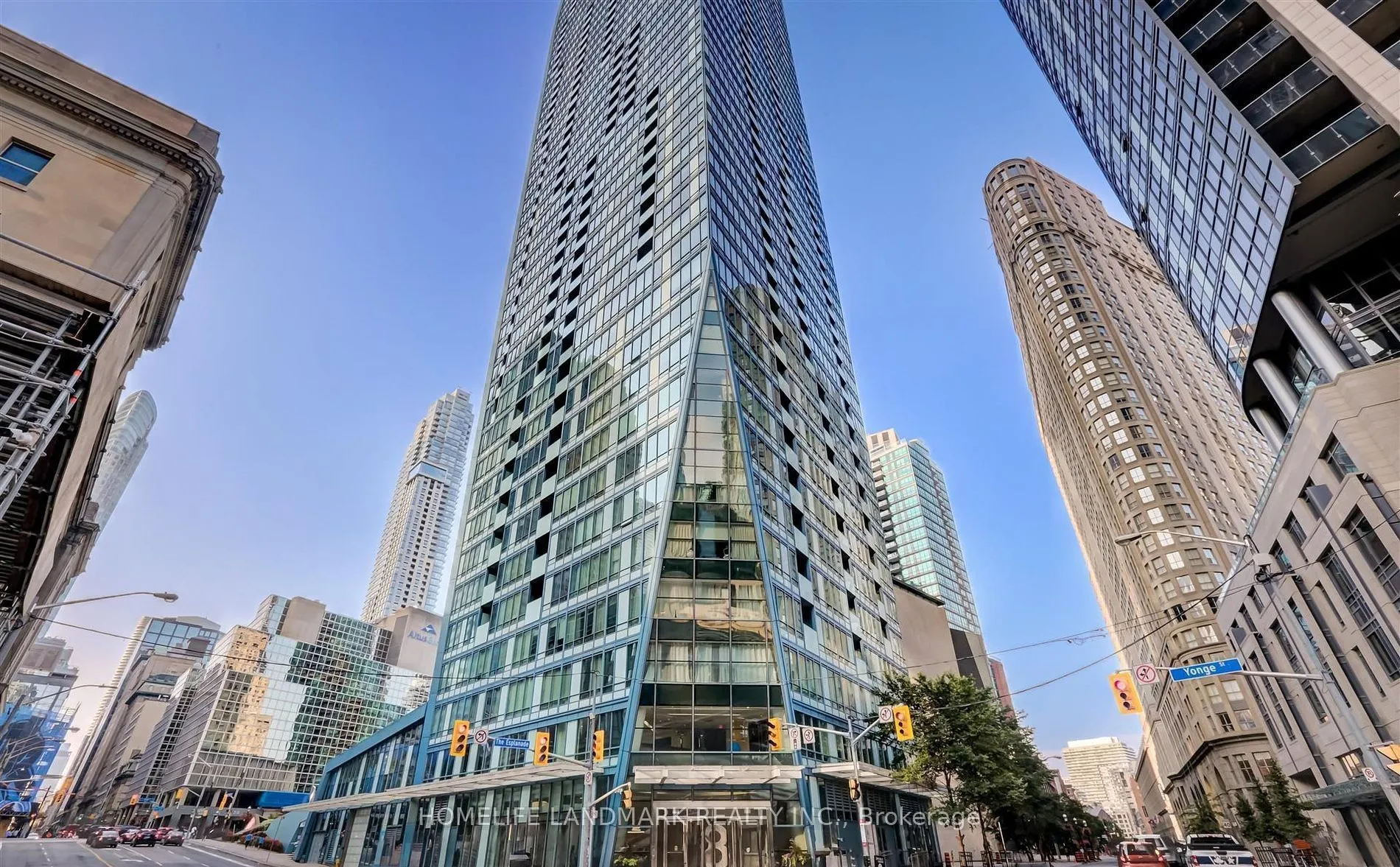 8 The Esplanade #4804
