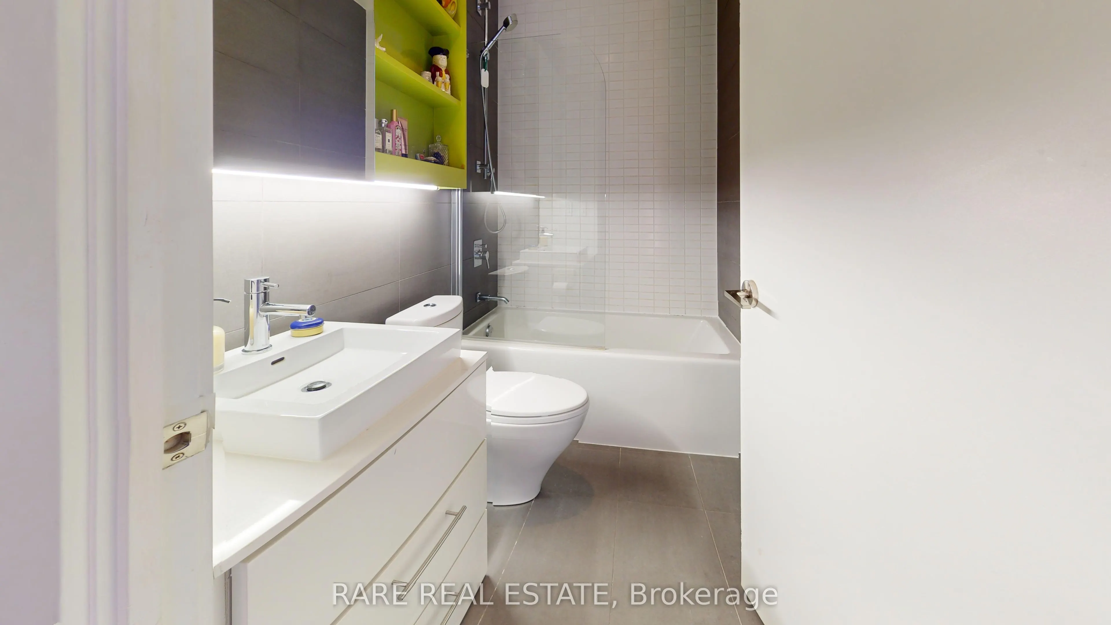 47 Lower River Street #542