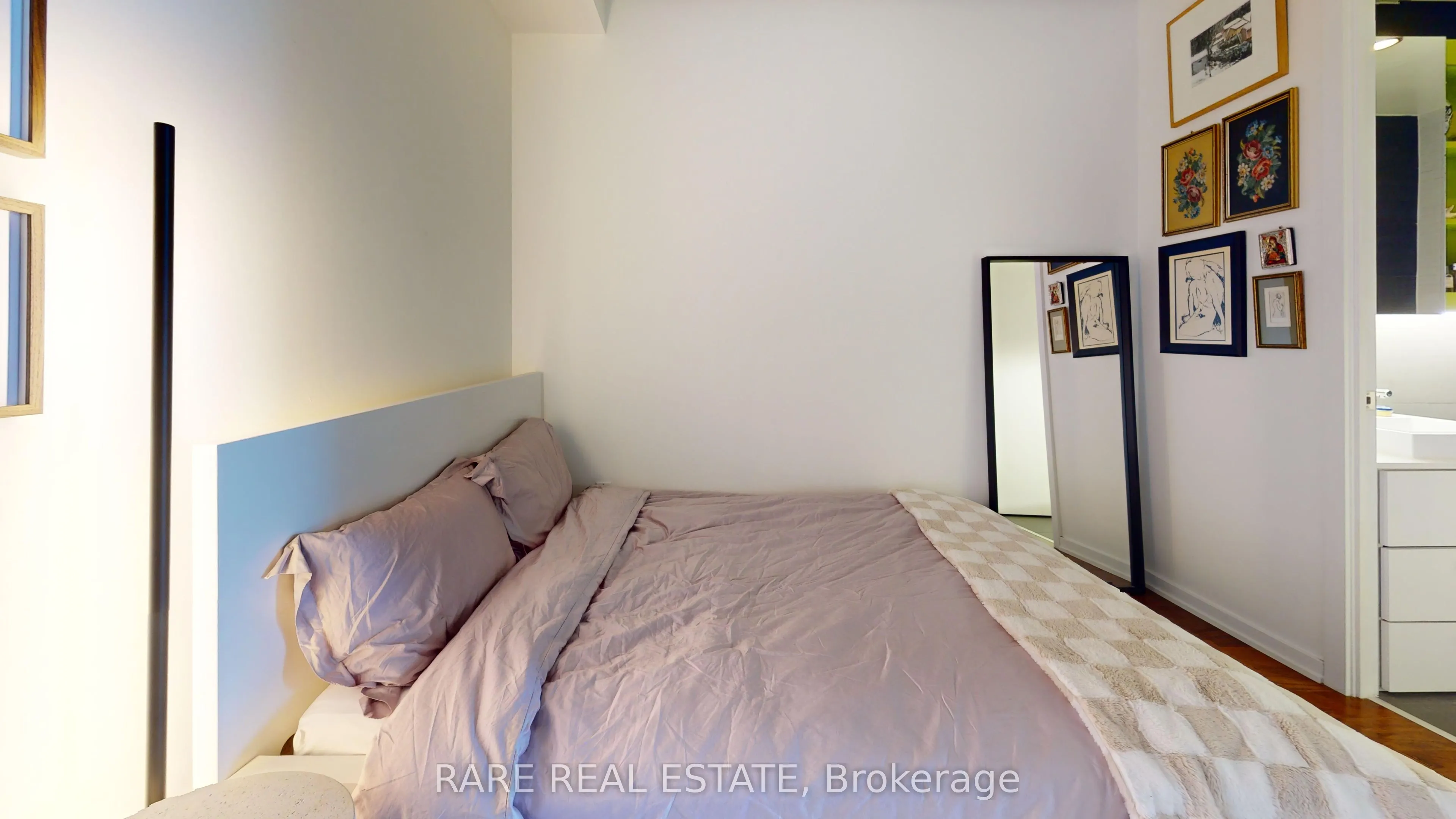 47 Lower River Street #542