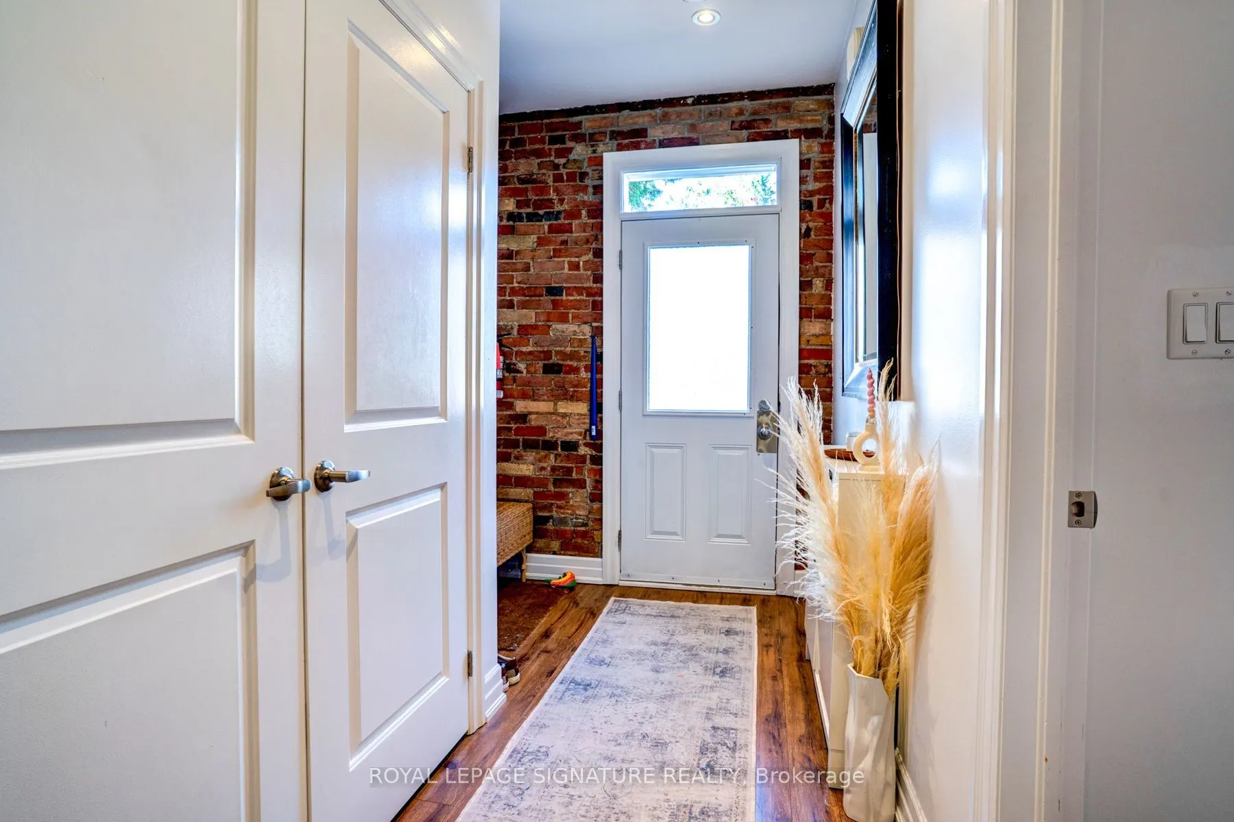 753-755 Richmond Street W