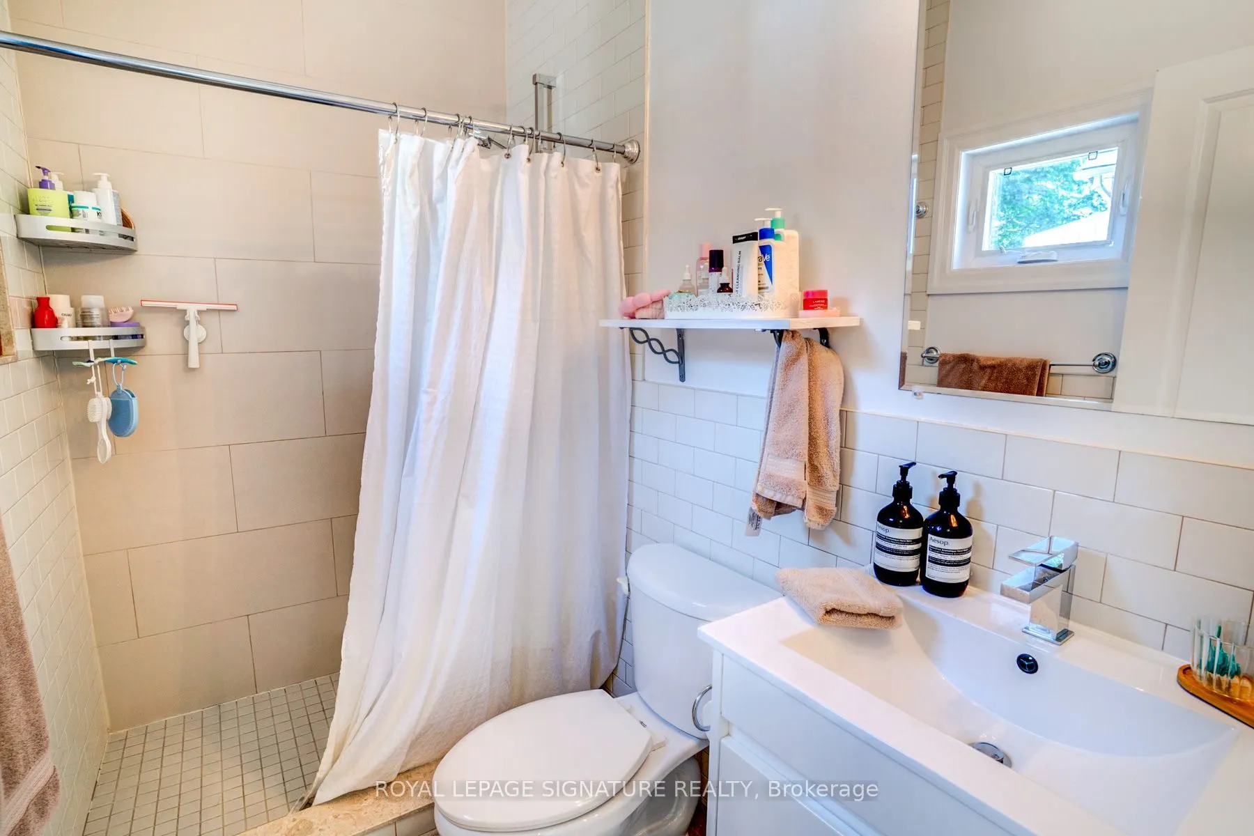 753-755 Richmond Street W