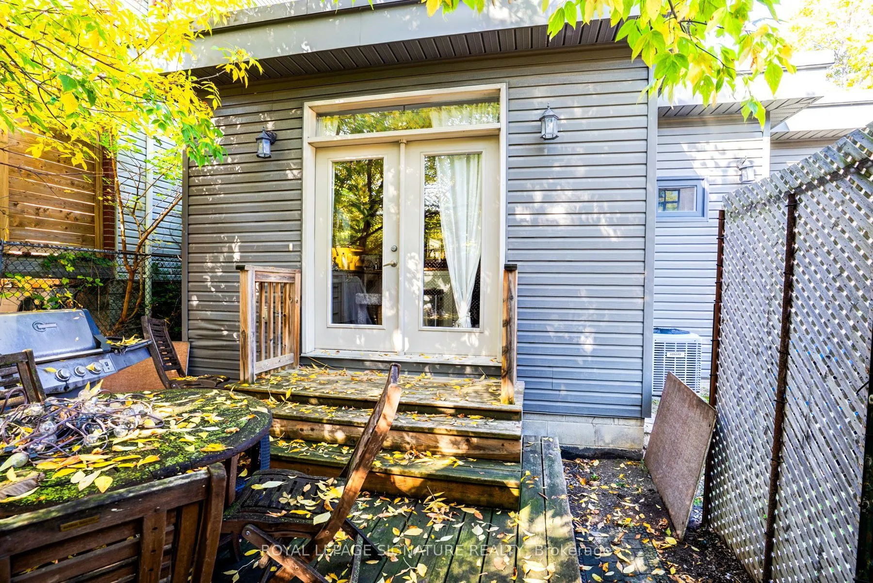 753-755 Richmond Street W