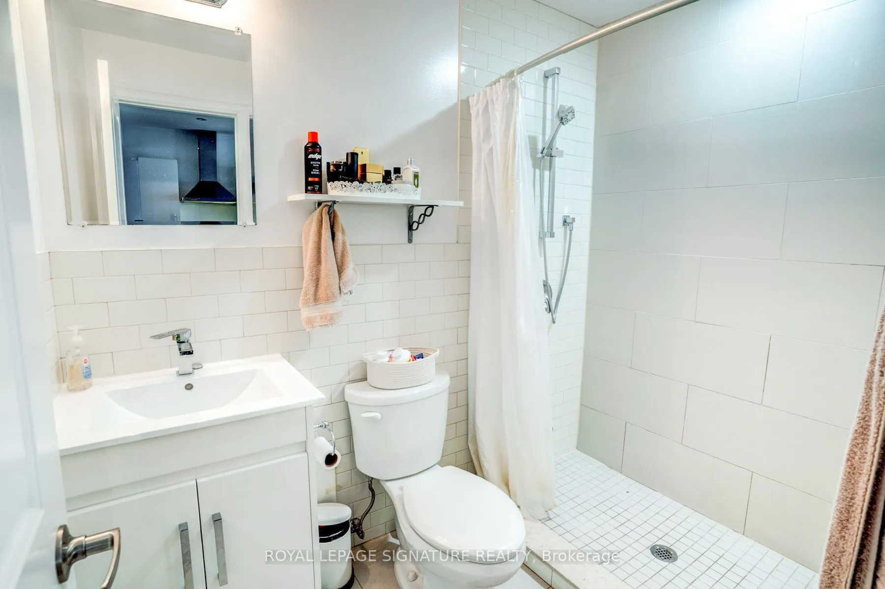 753-755 Richmond Street W