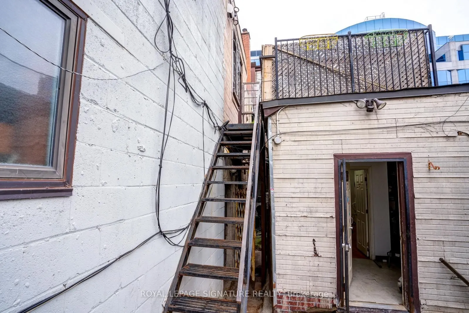 926 King Street W #Upper/Rear