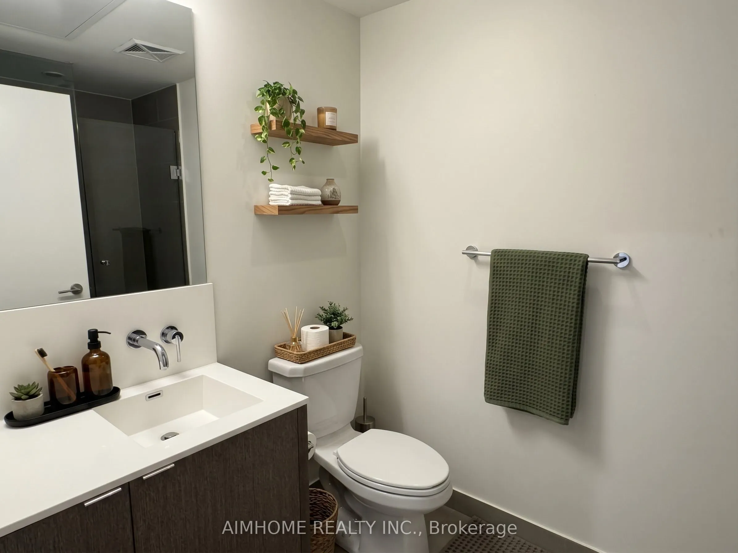 100 Harbour Street #3310