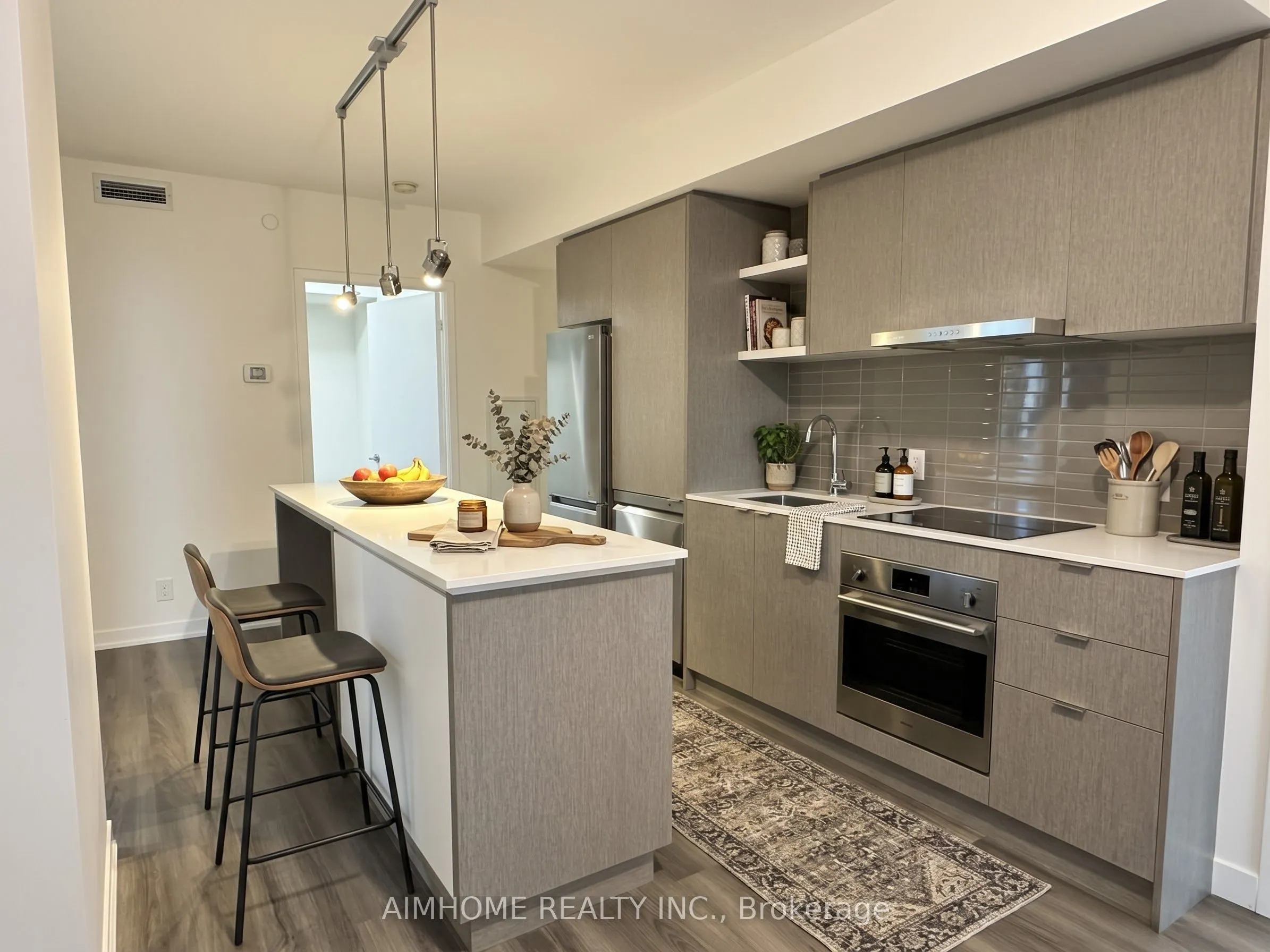 100 Harbour Street #3310
