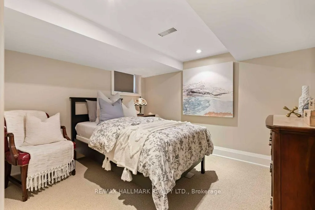 29 Standish Avenue