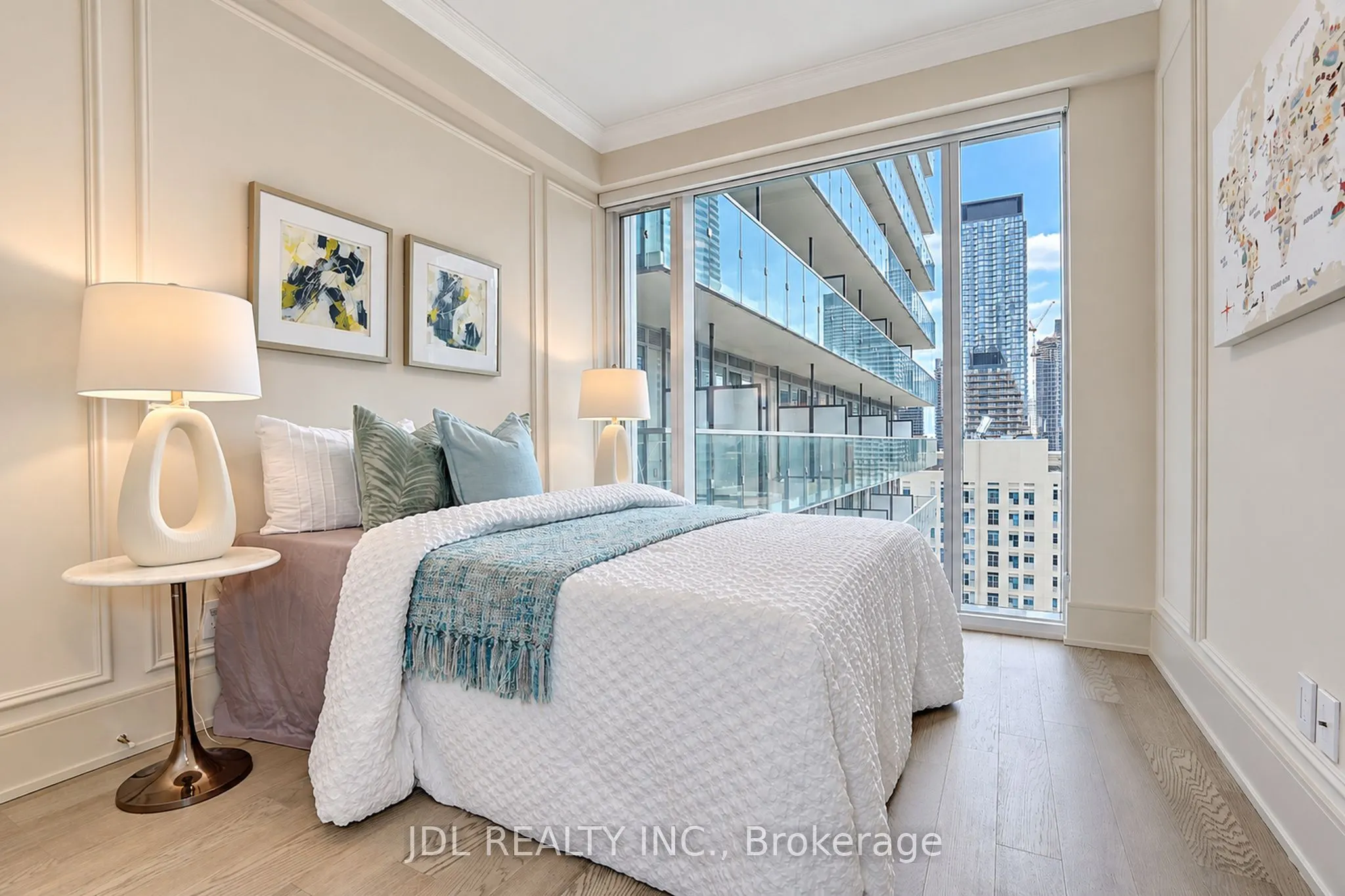 1 Gloucester Street #1615