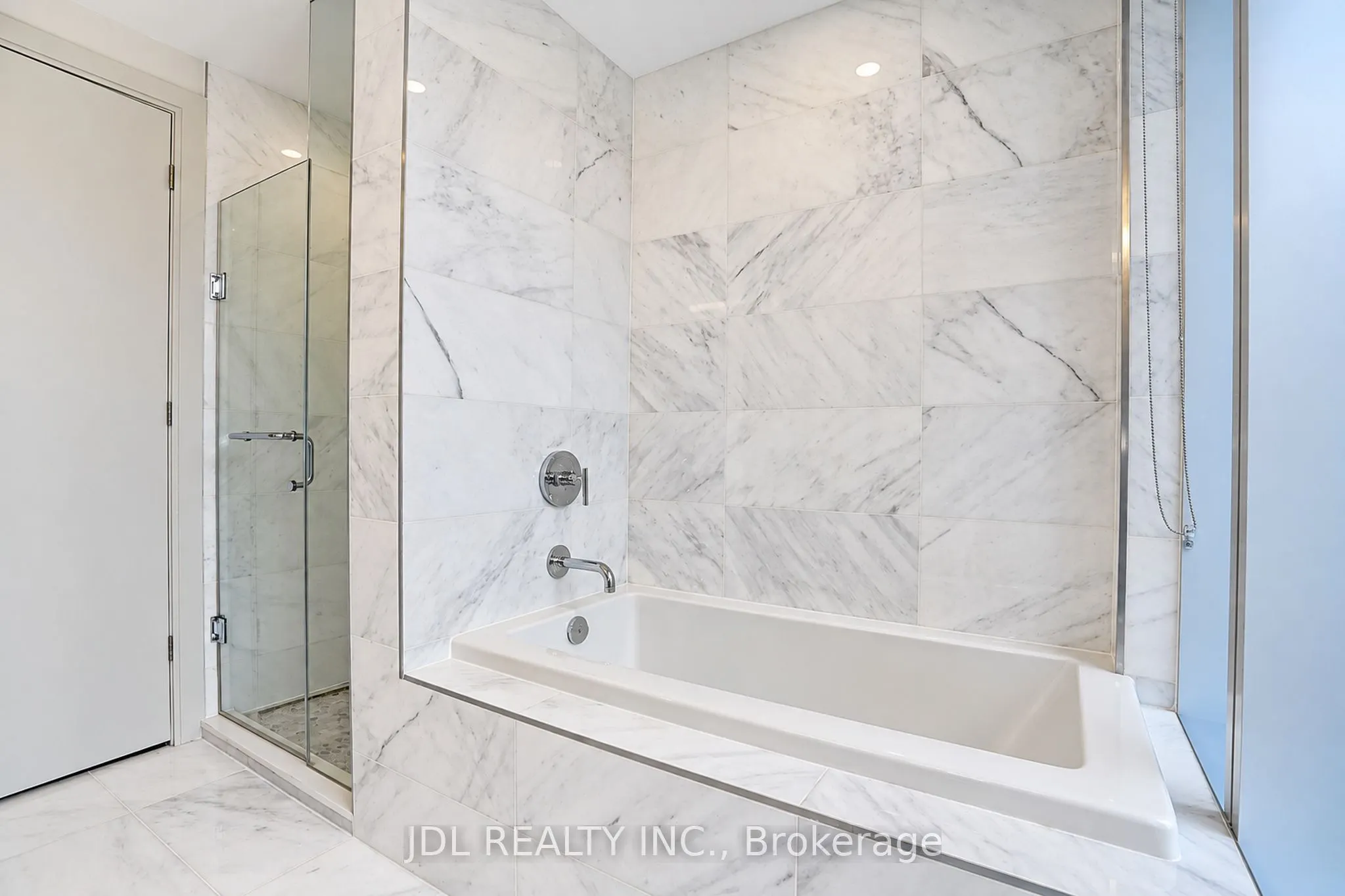 1 Gloucester Street #1615