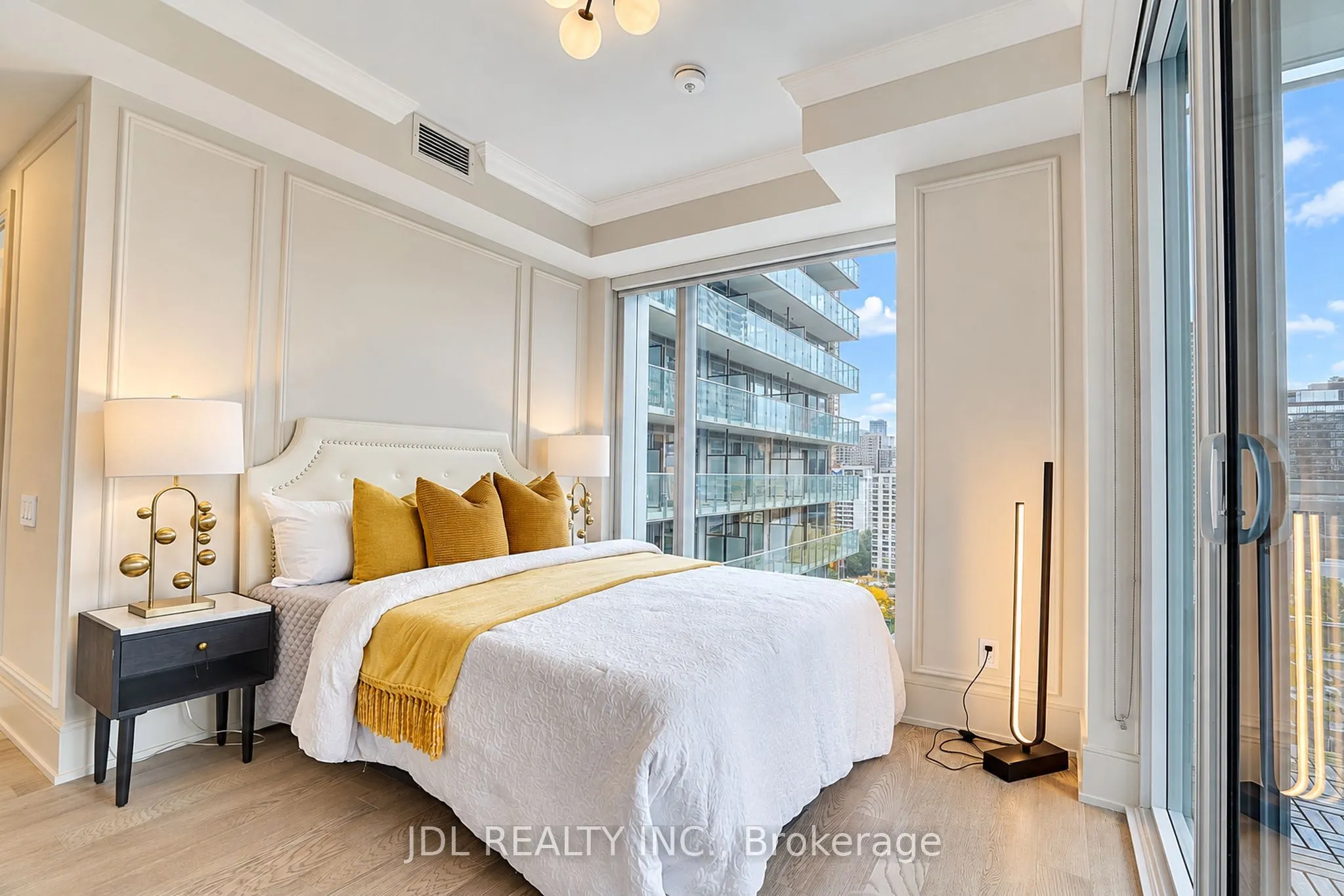 1 Gloucester Street #1615