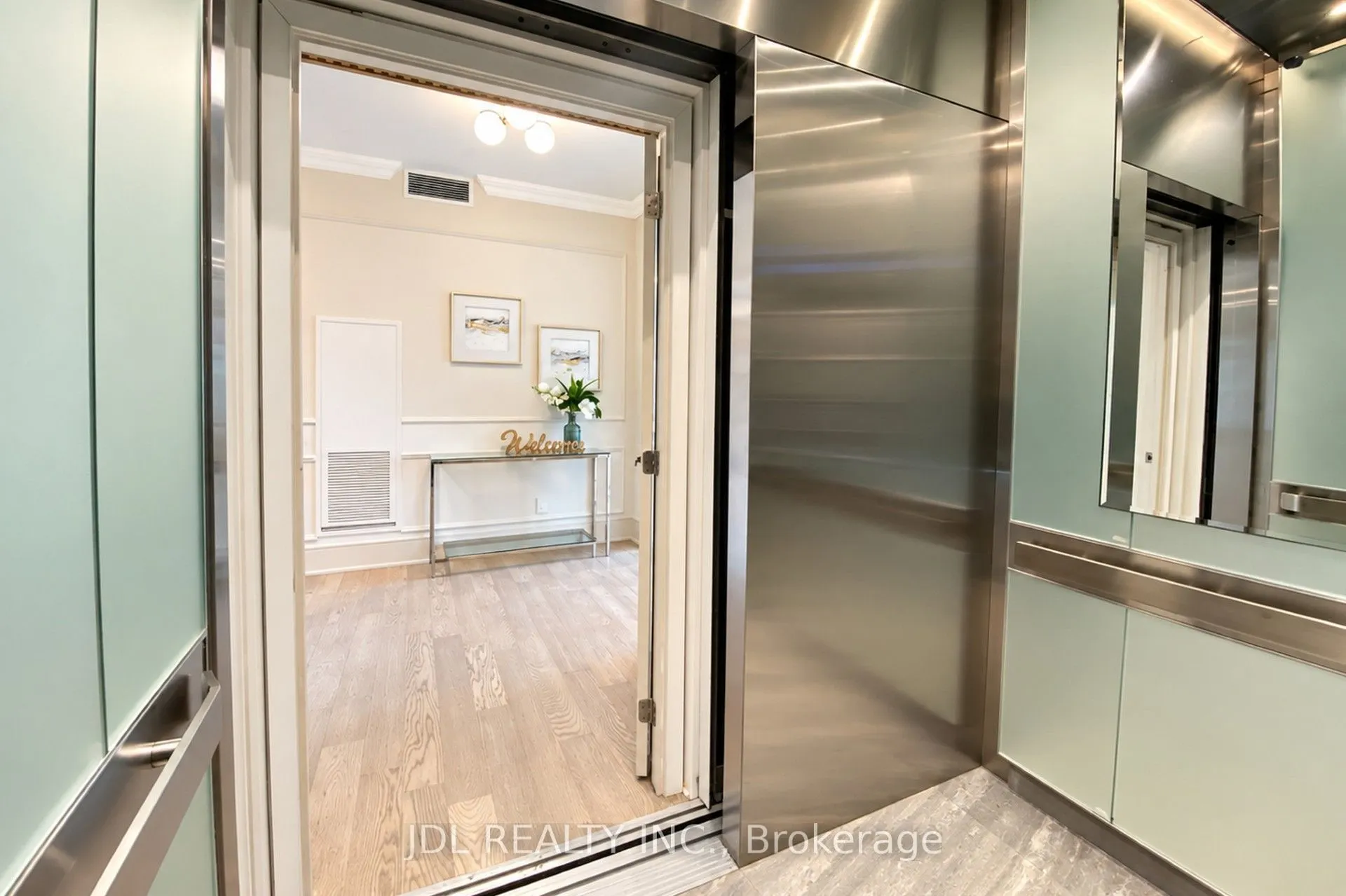 1 Gloucester Street #1615