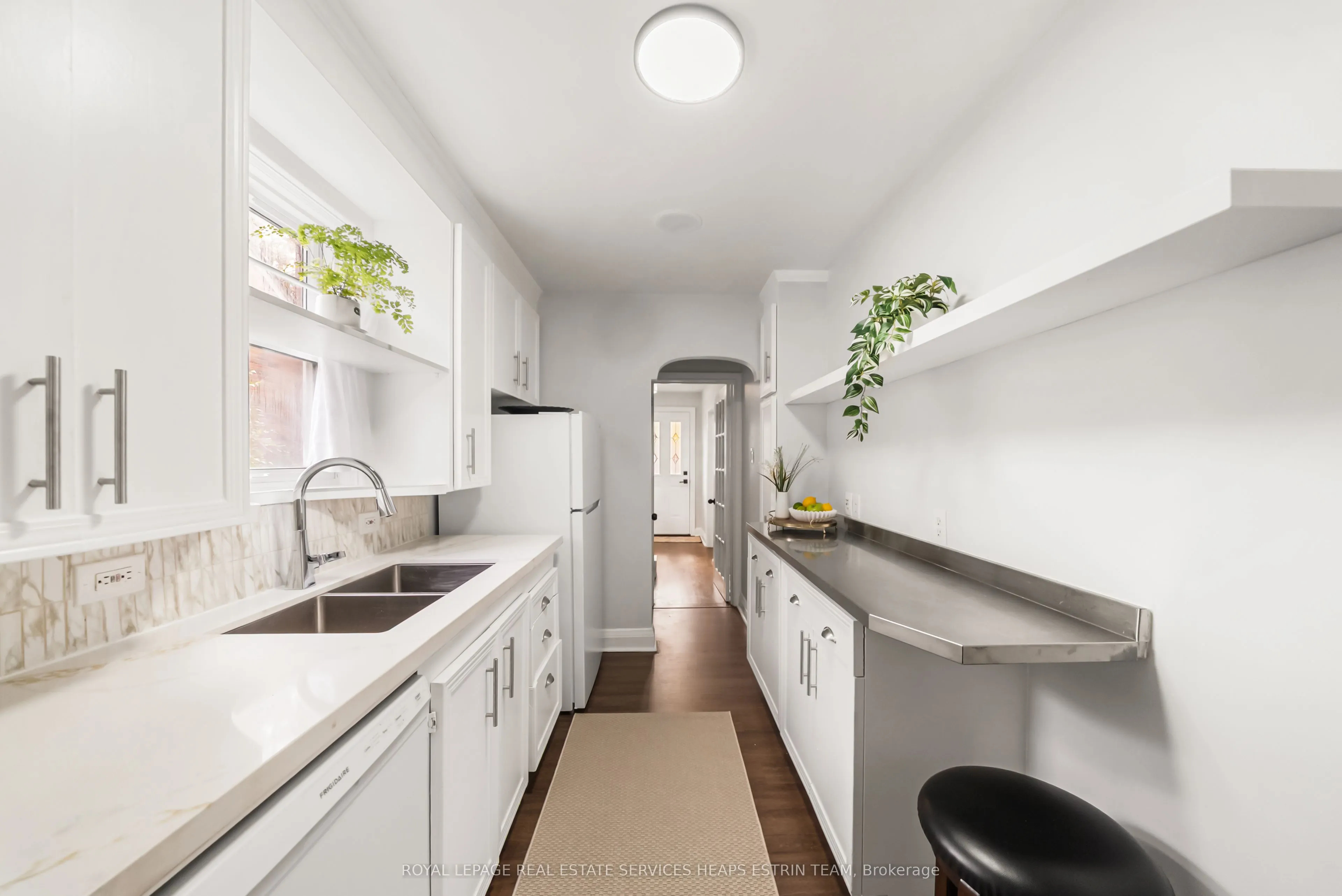 770 Eglinton Avenue E