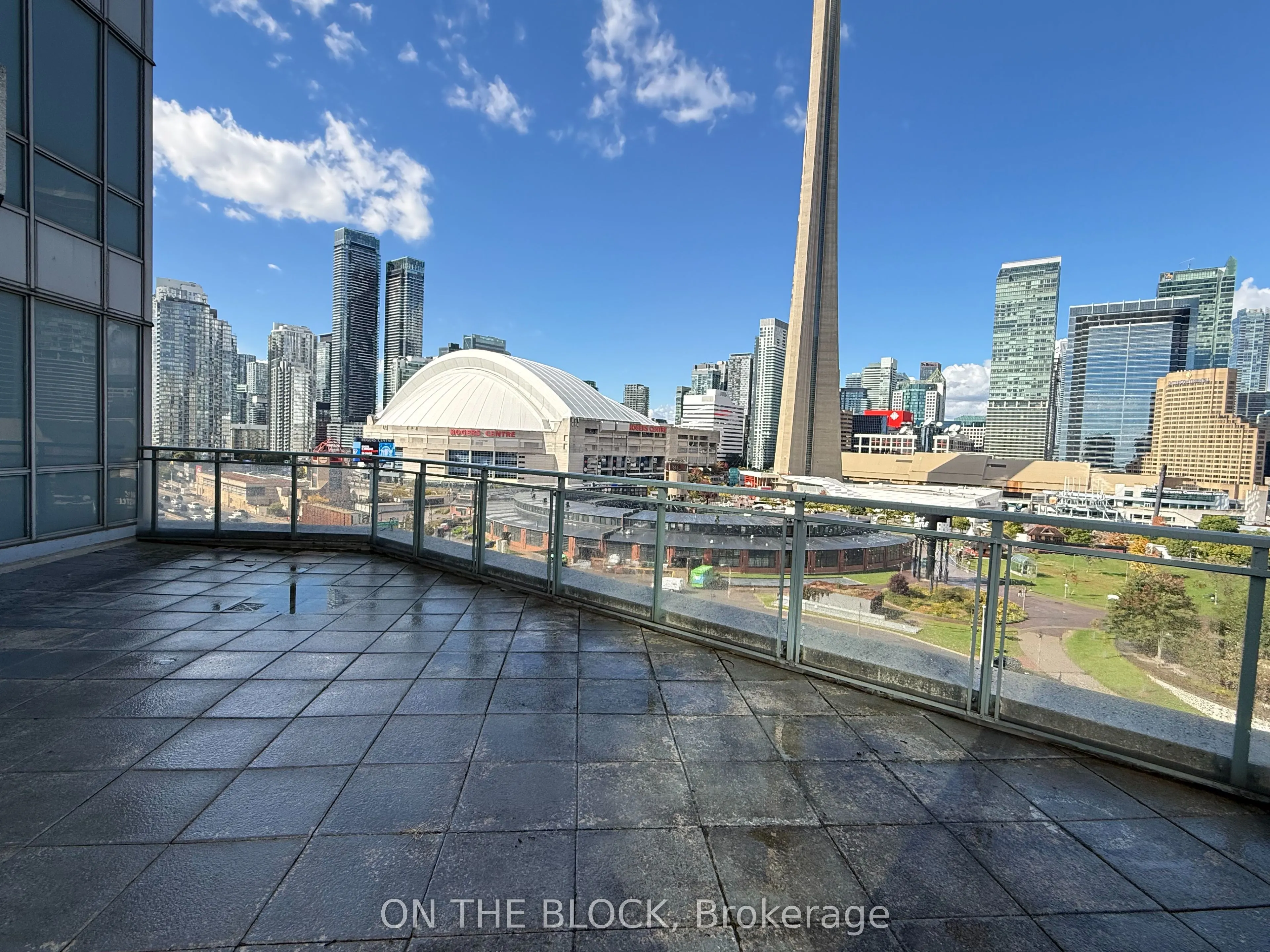230 Queens Quay W #1515
