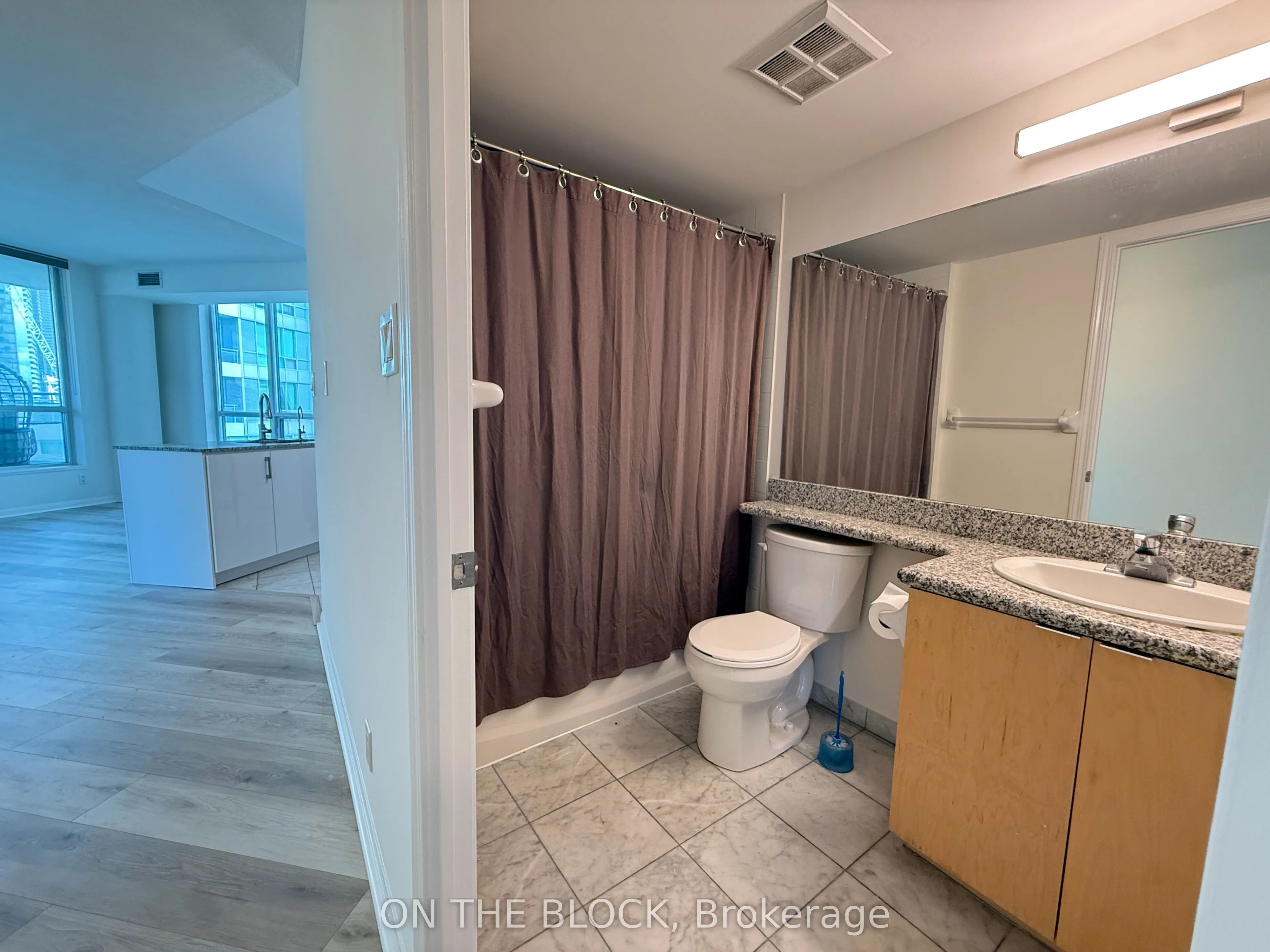 230 Queens Quay W #1515