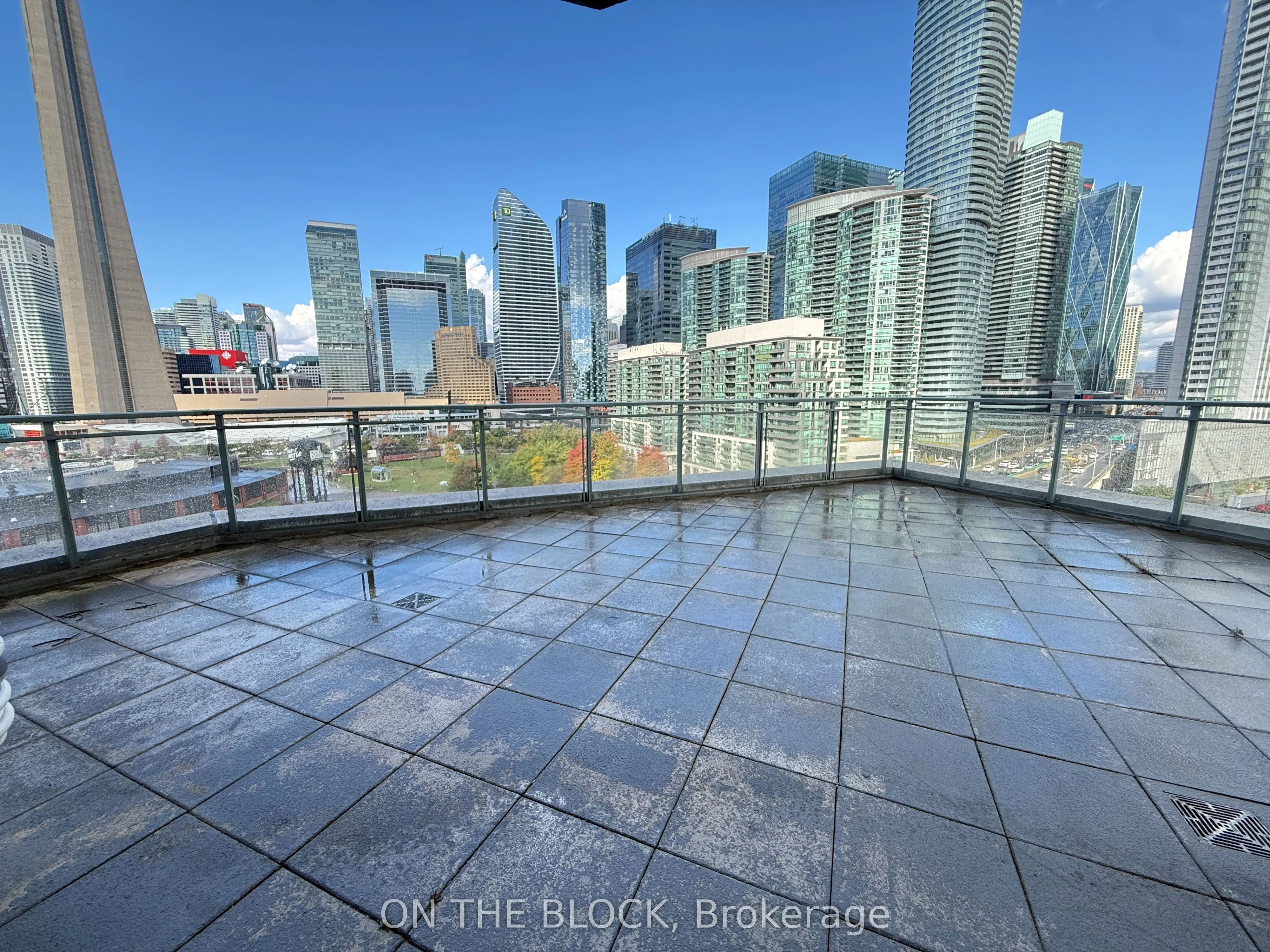230 Queens Quay W #1515