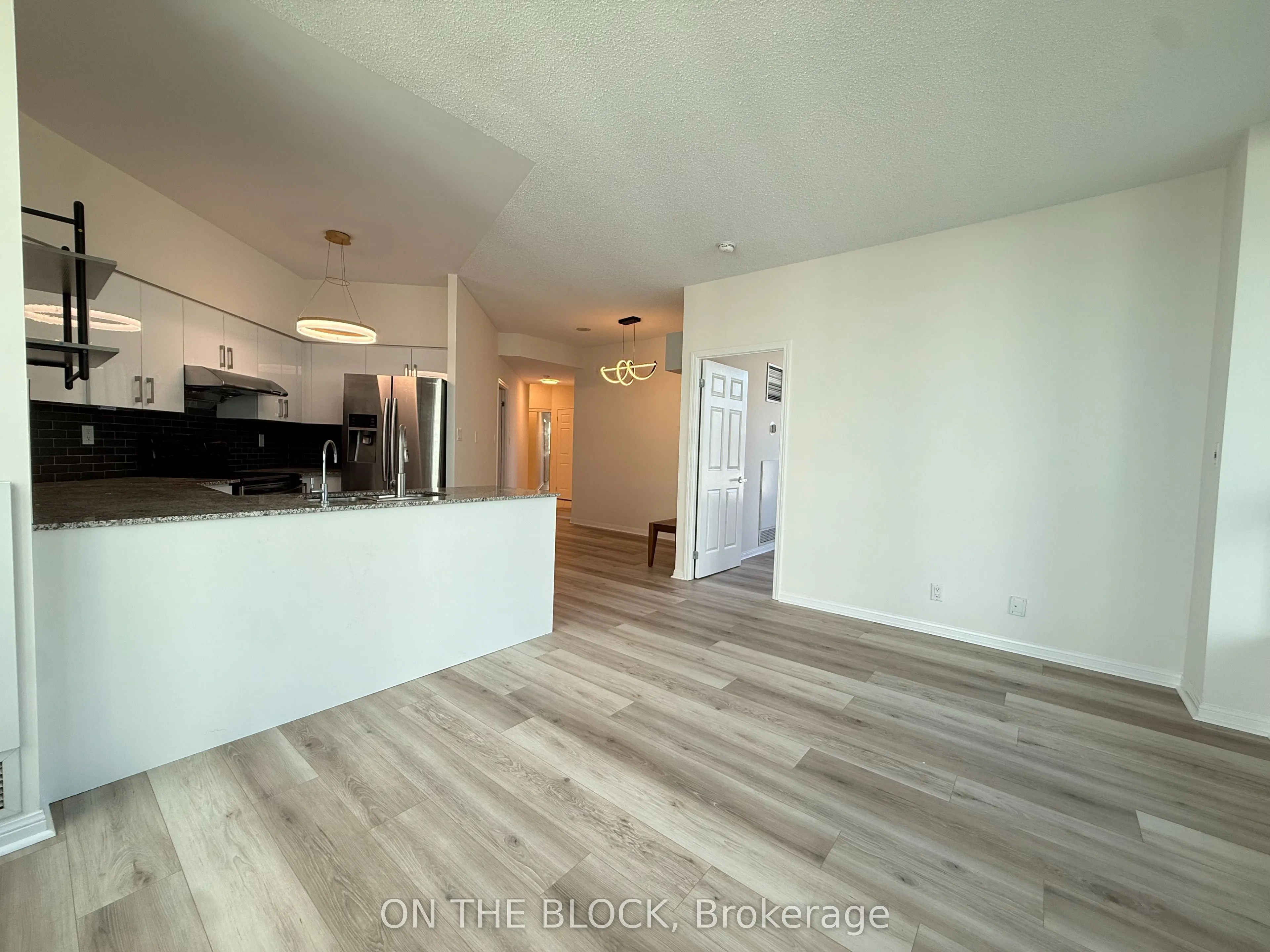 230 Queens Quay W #1515