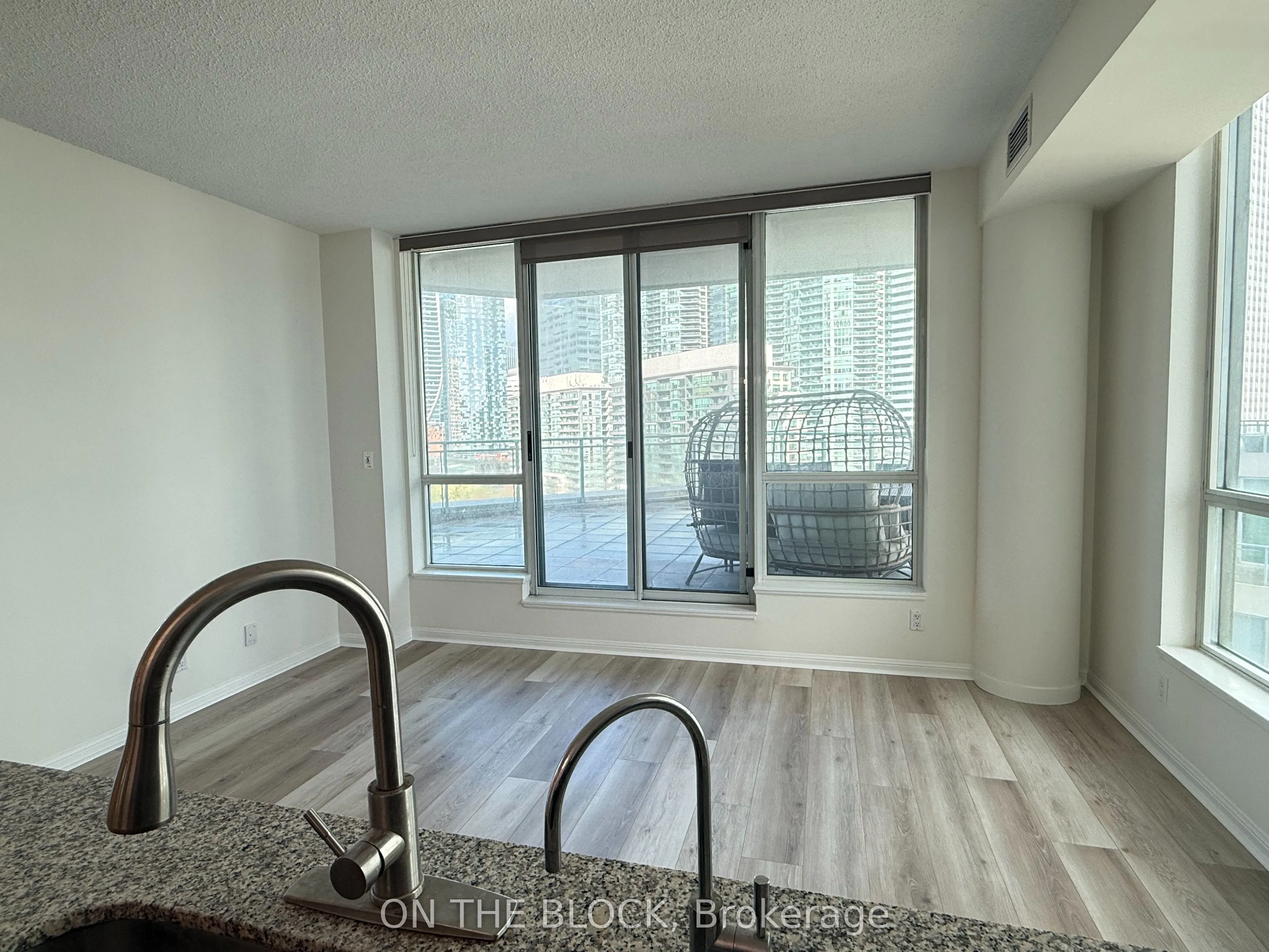 230 Queens Quay W #1515