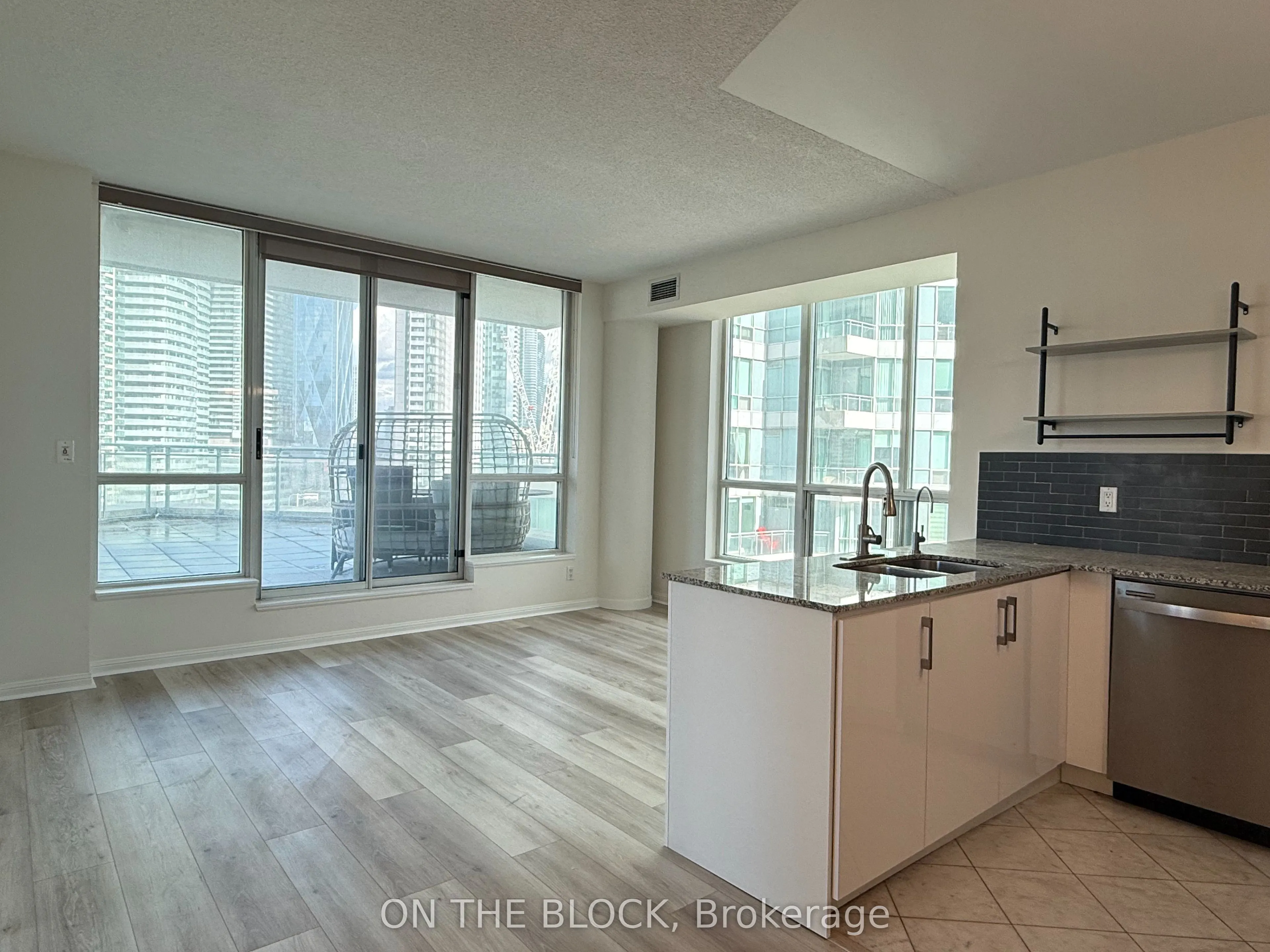230 Queens Quay W #1515