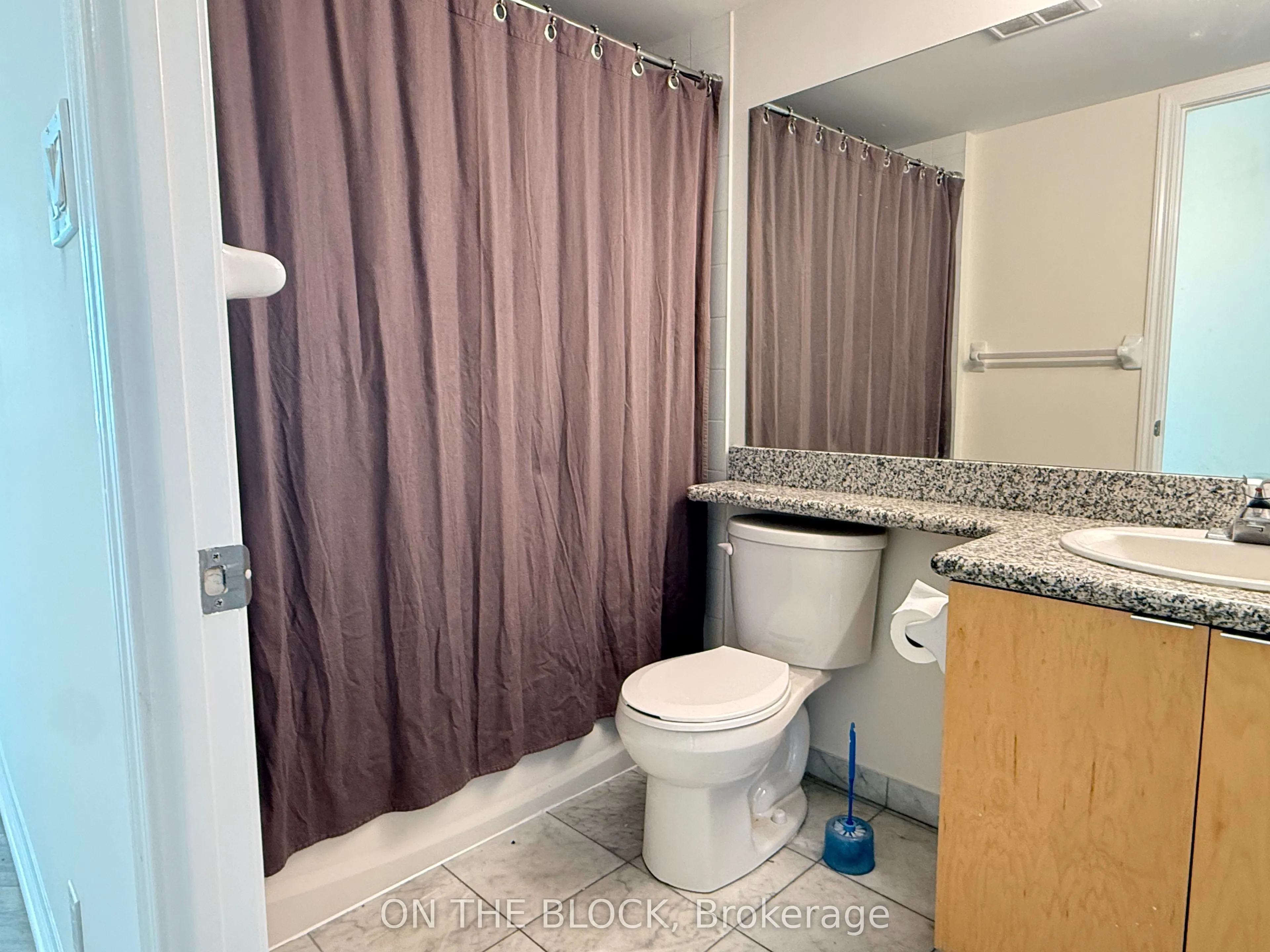 230 Queens Quay W #1515