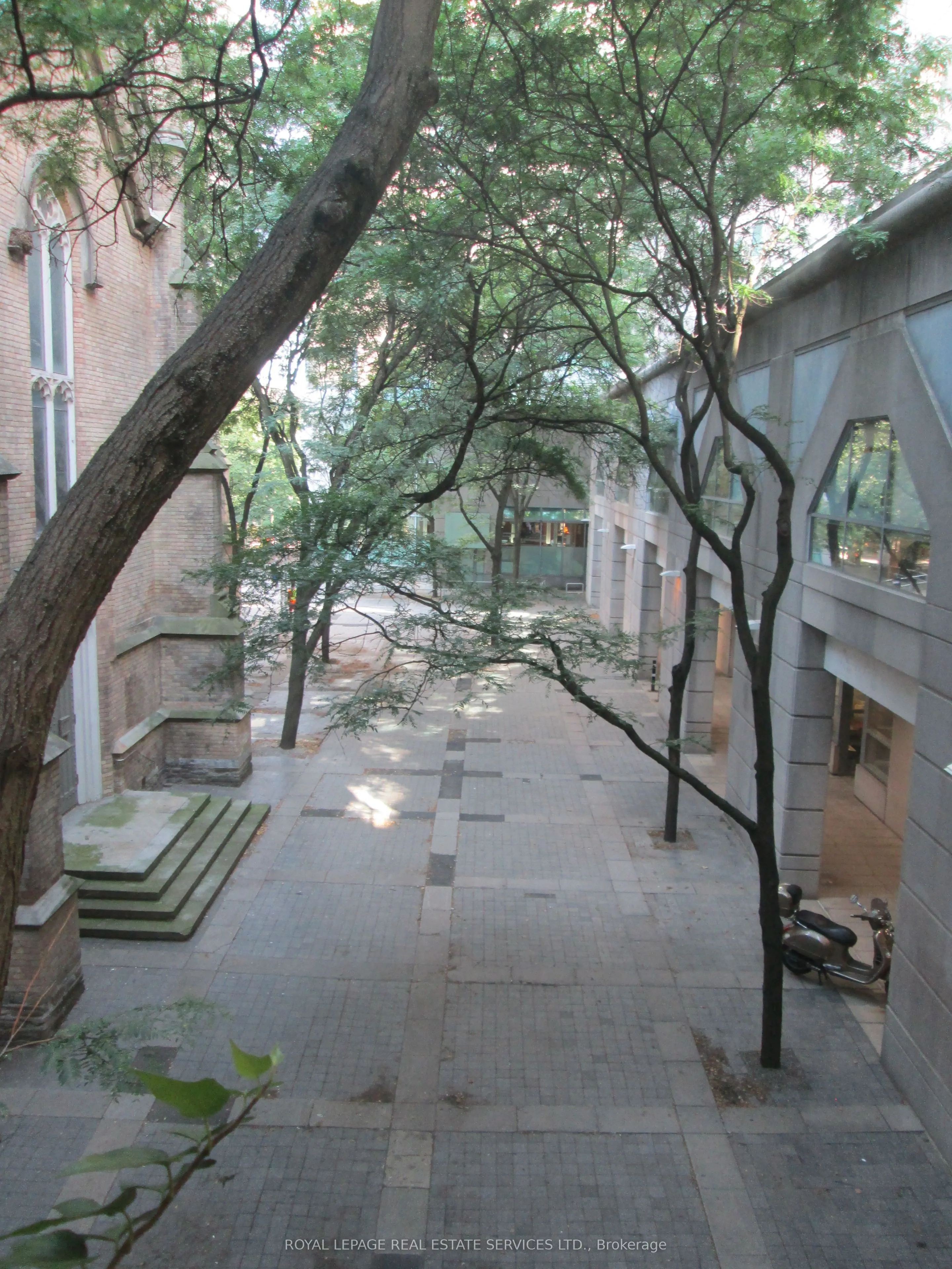 10 Trinity Square