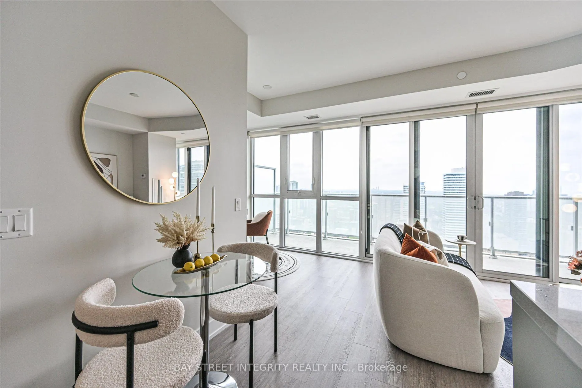 7 Grenville Street #3807