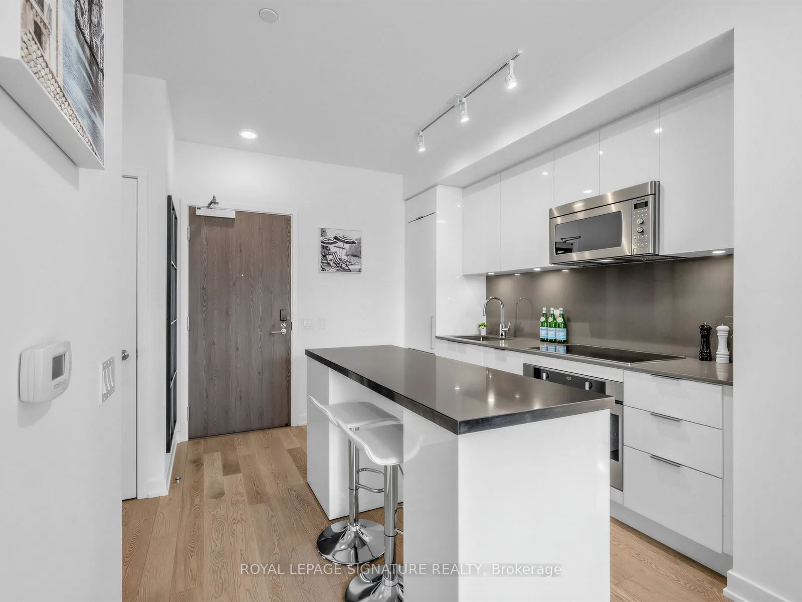 20 Lombard Street #3707