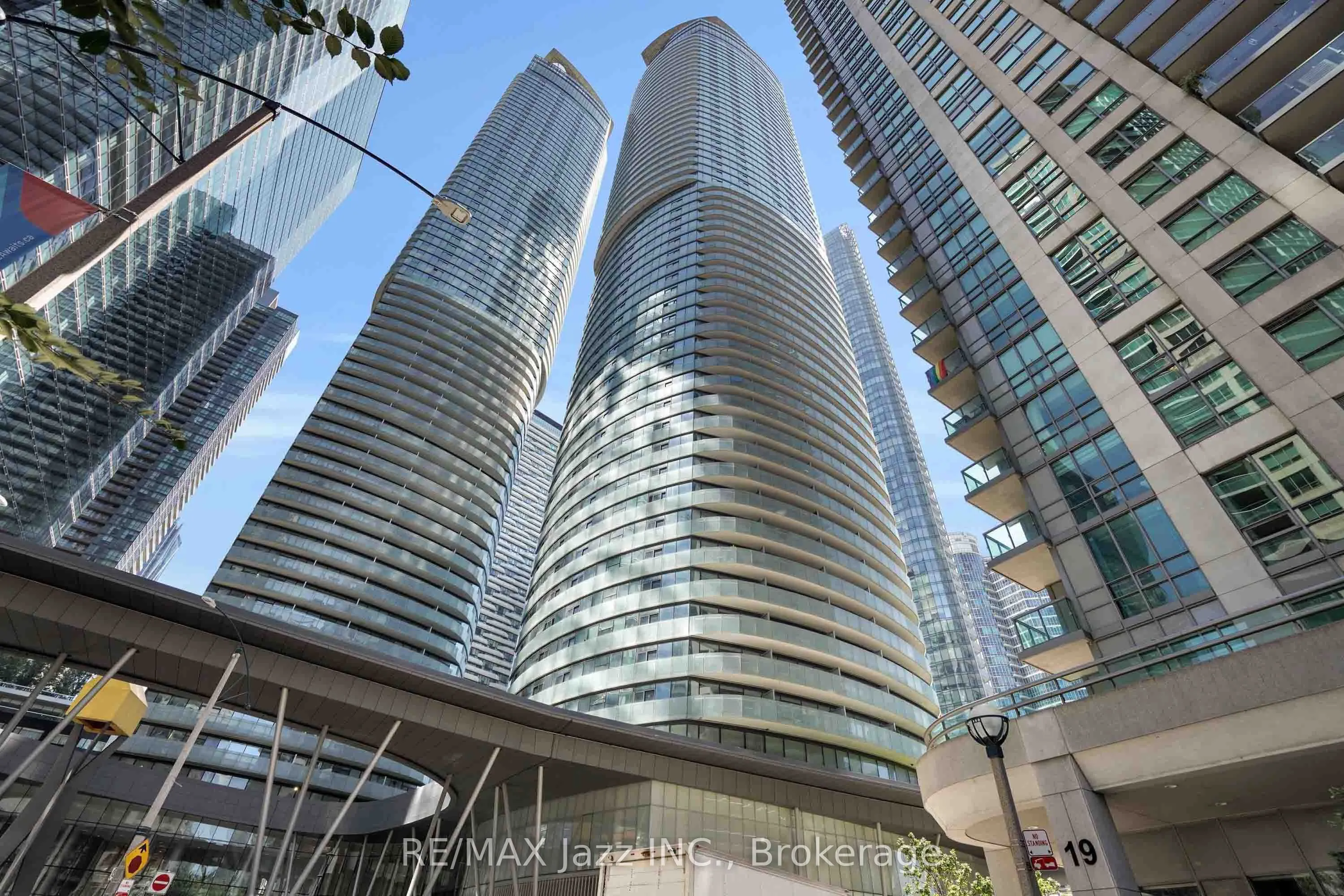 14 York Street #3808