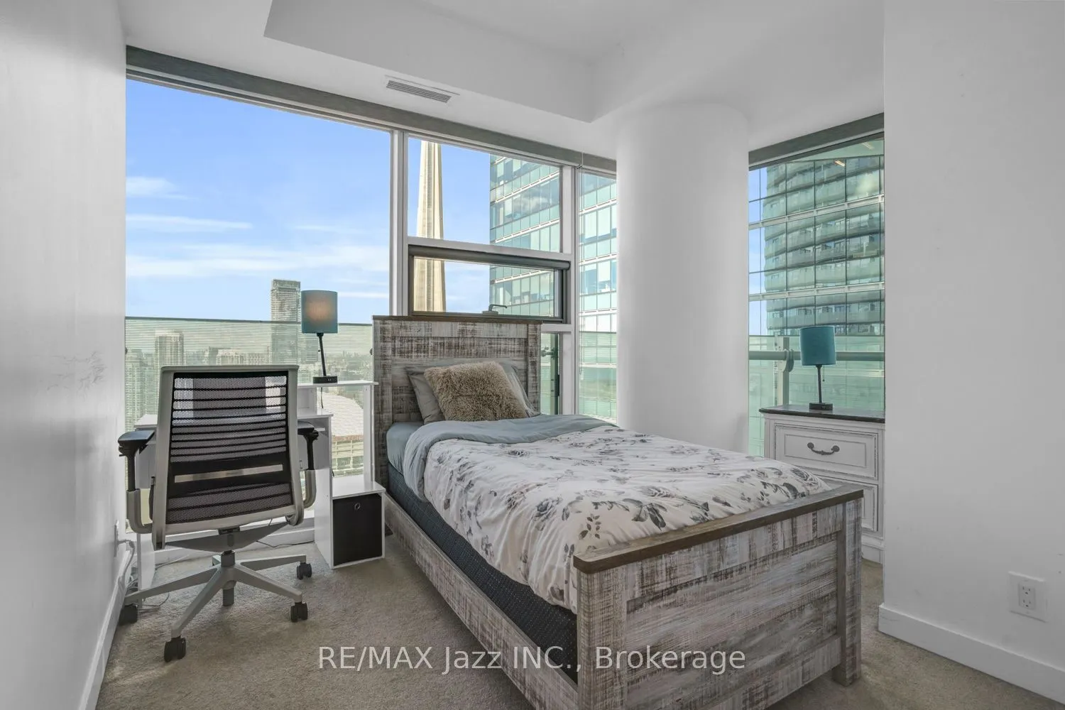 14 York Street #3808
