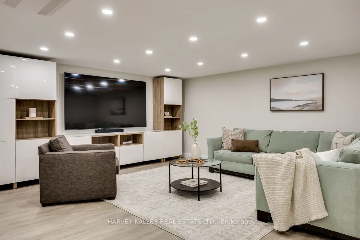 110 Chatsworth Drive