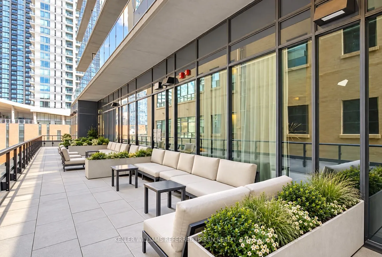 87 Peter Street #2103