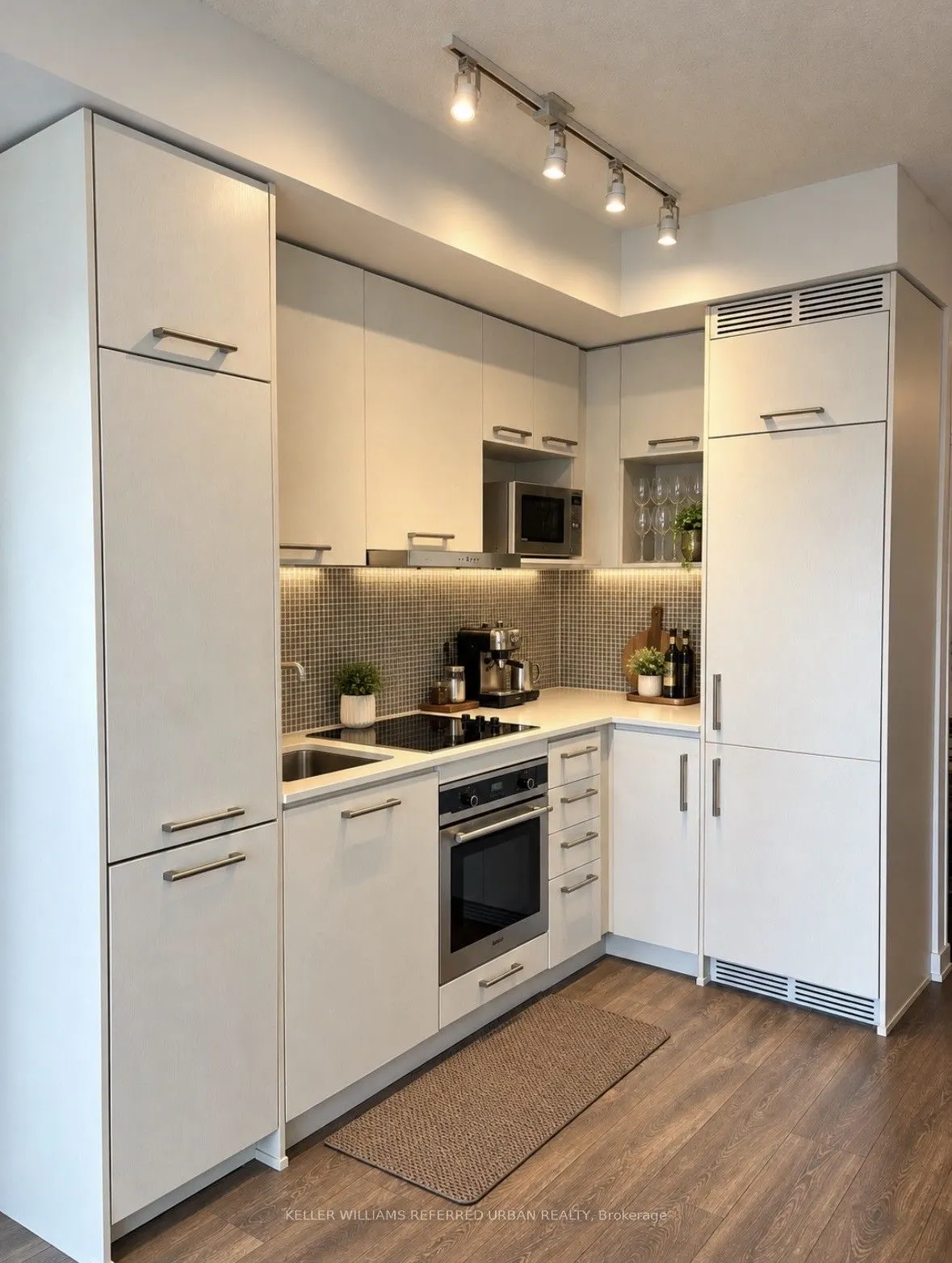 87 Peter Street #2103