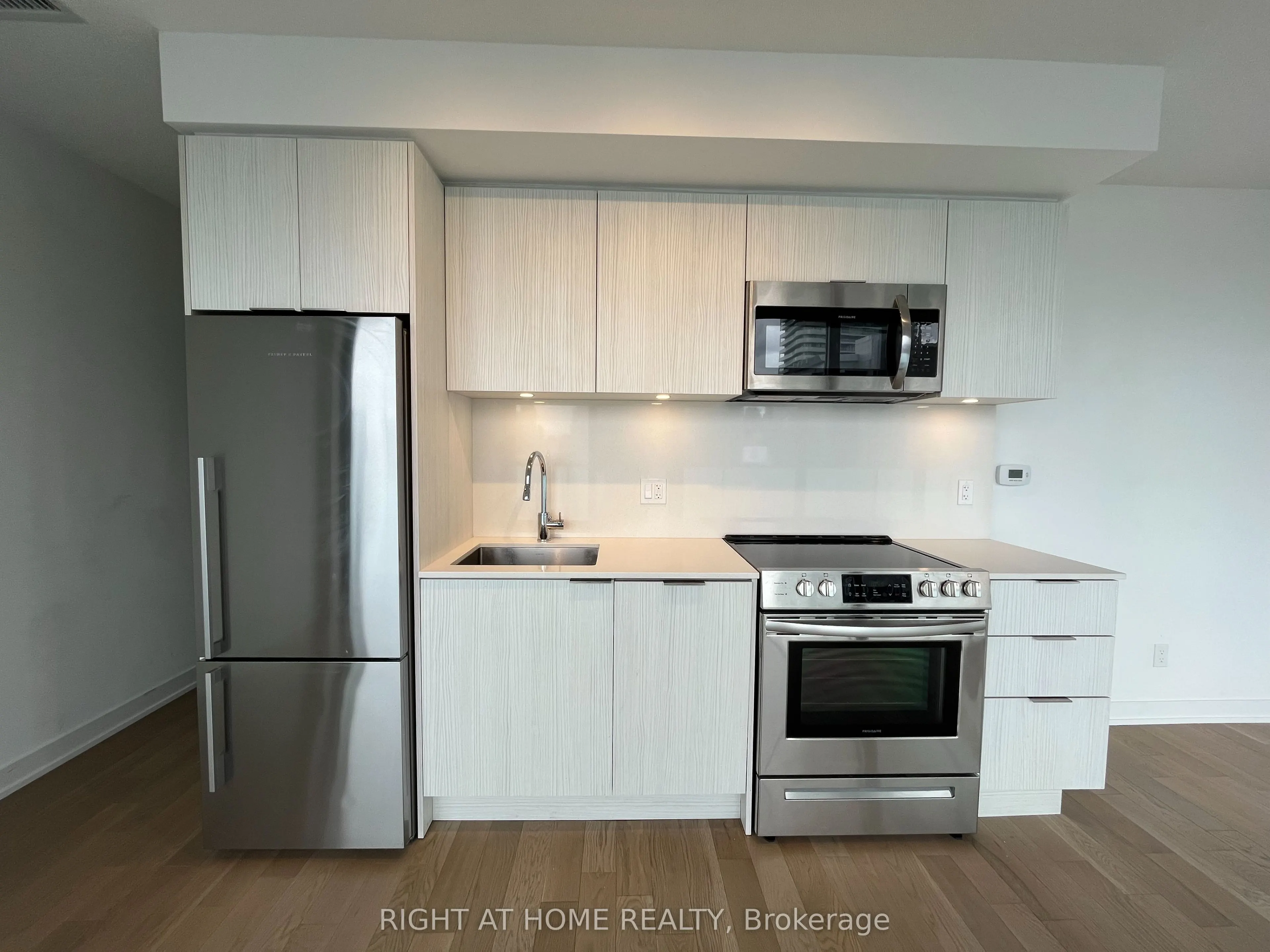 25 Richmond Street E #2112