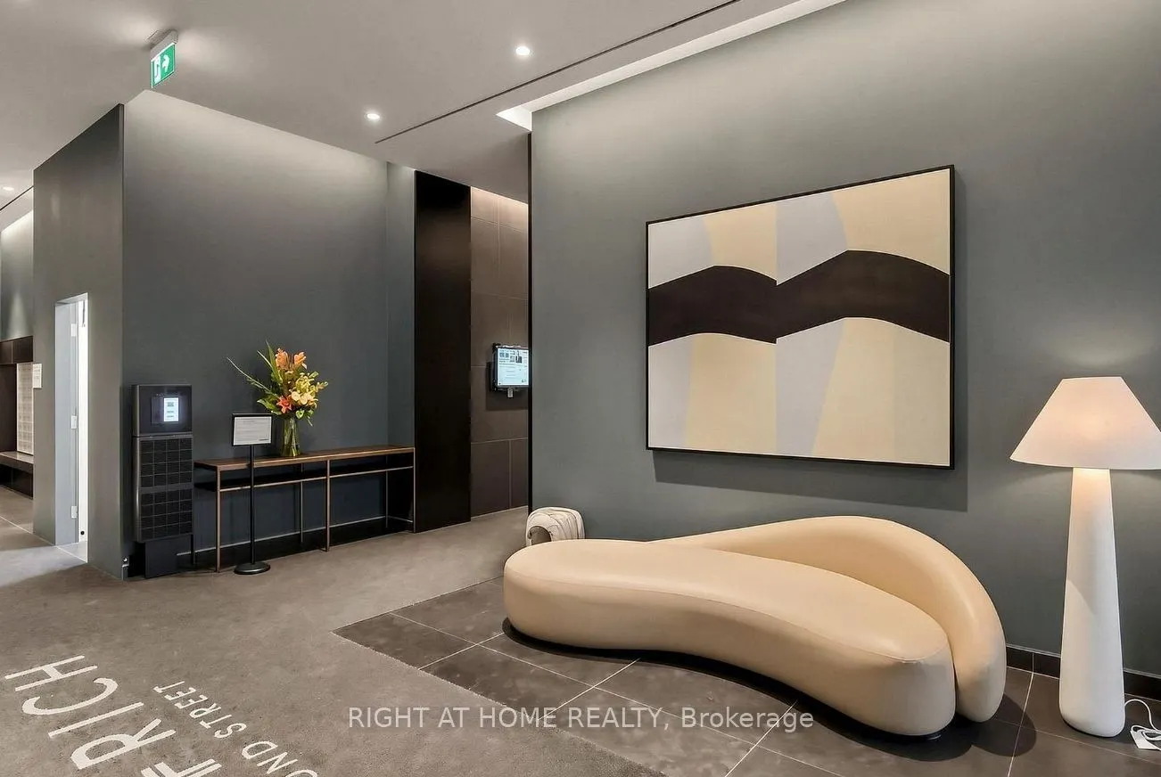 25 Richmond Street E #2112