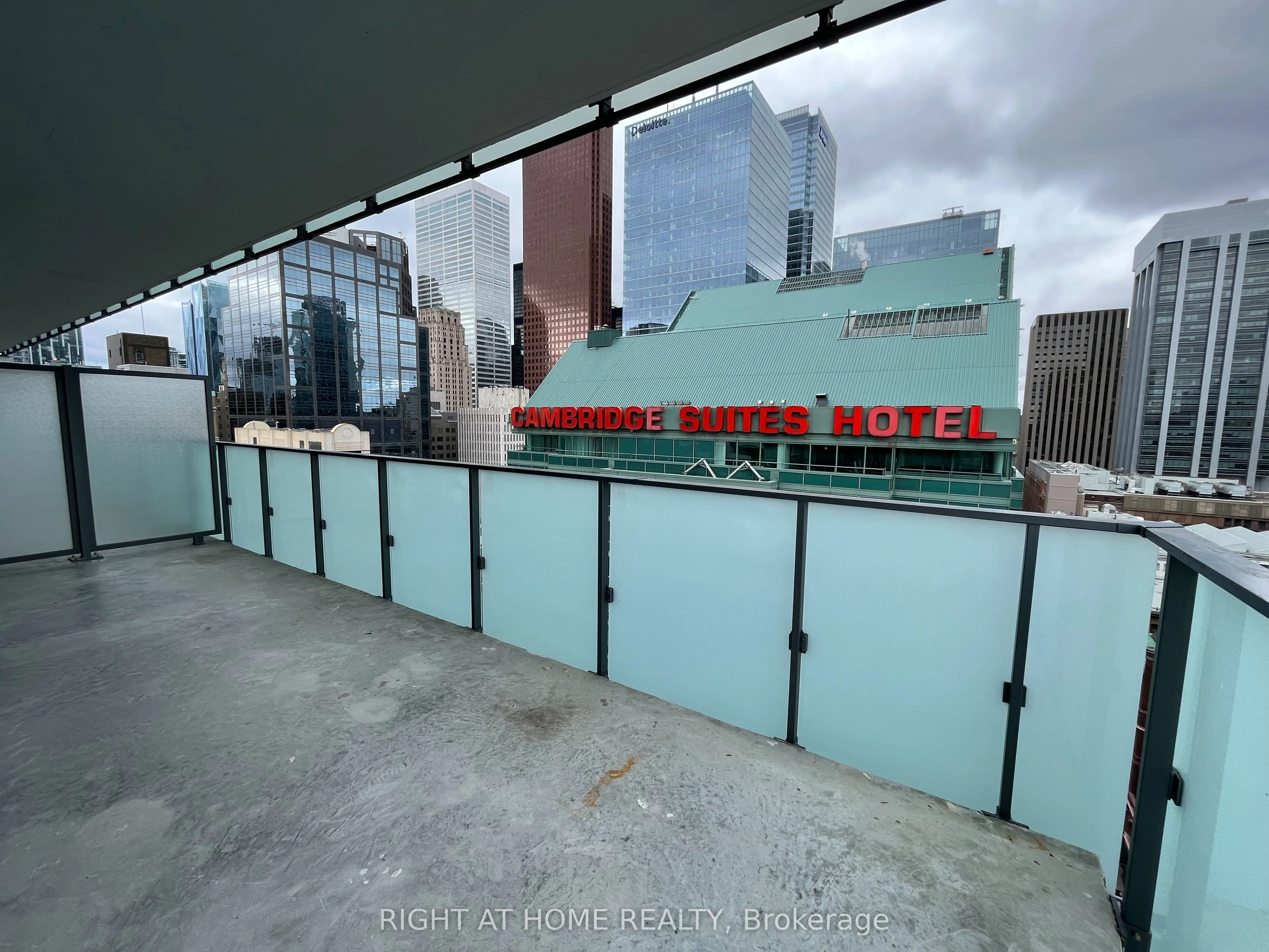 25 Richmond Street E #2112