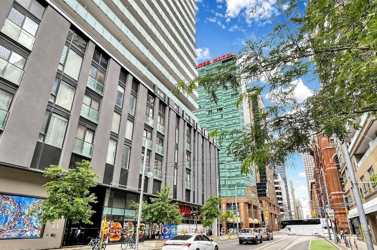 25 Richmond Street E #2112