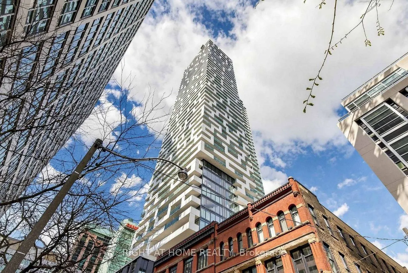 25 Richmond Street E #2112