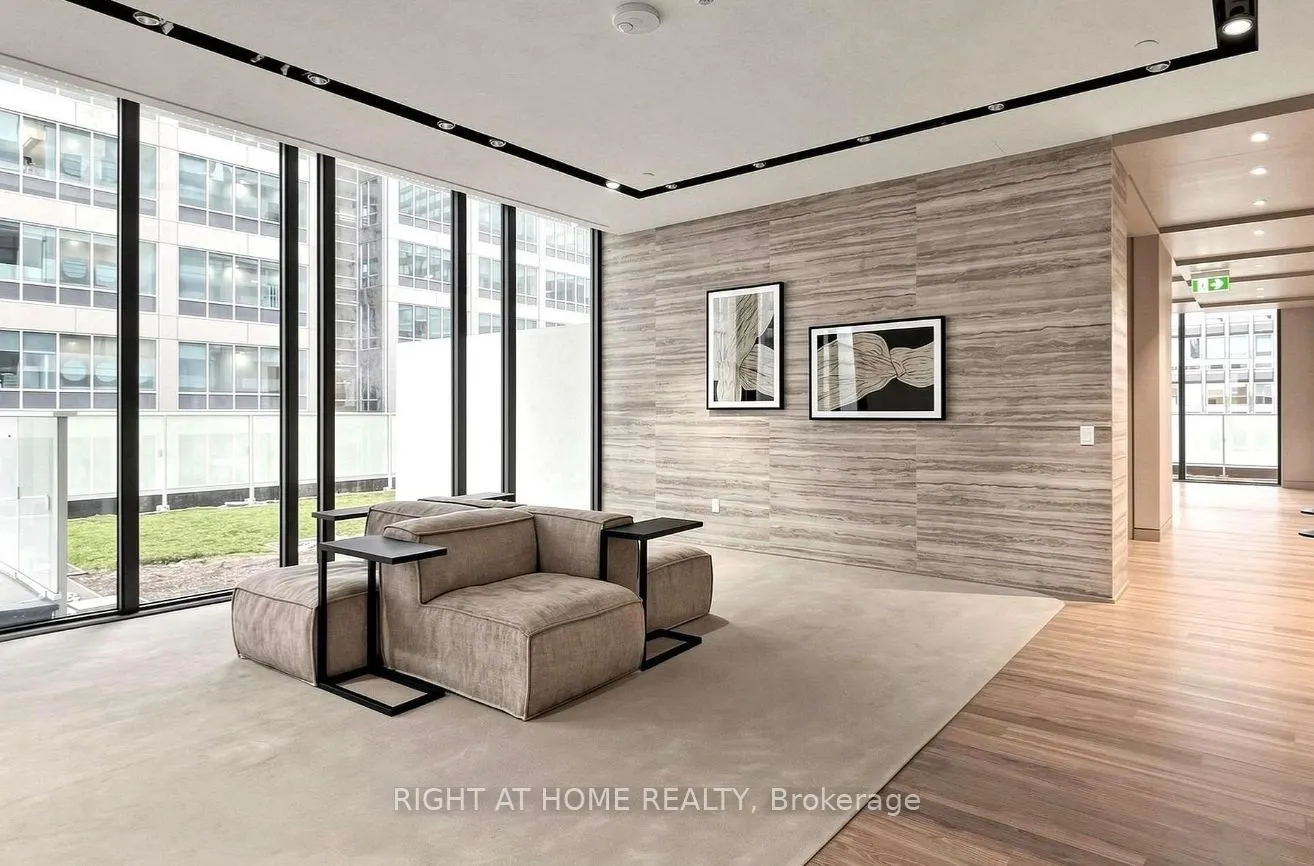 25 Richmond Street E #2112