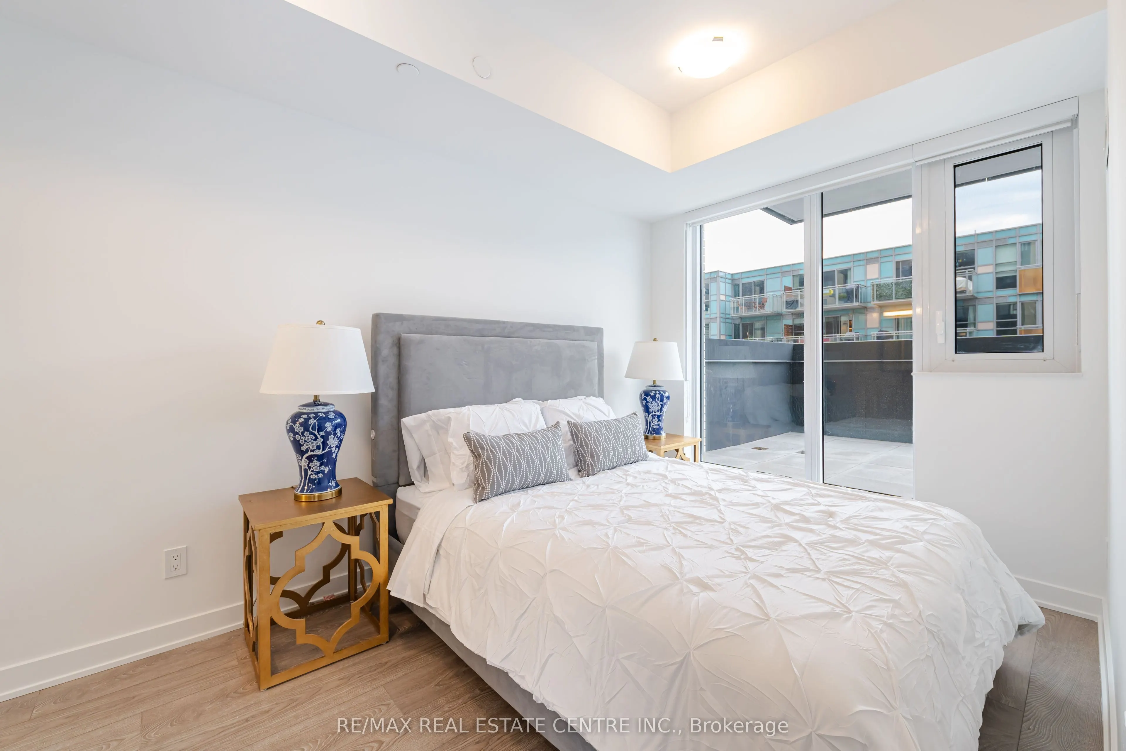 543 Richmond Street W #804