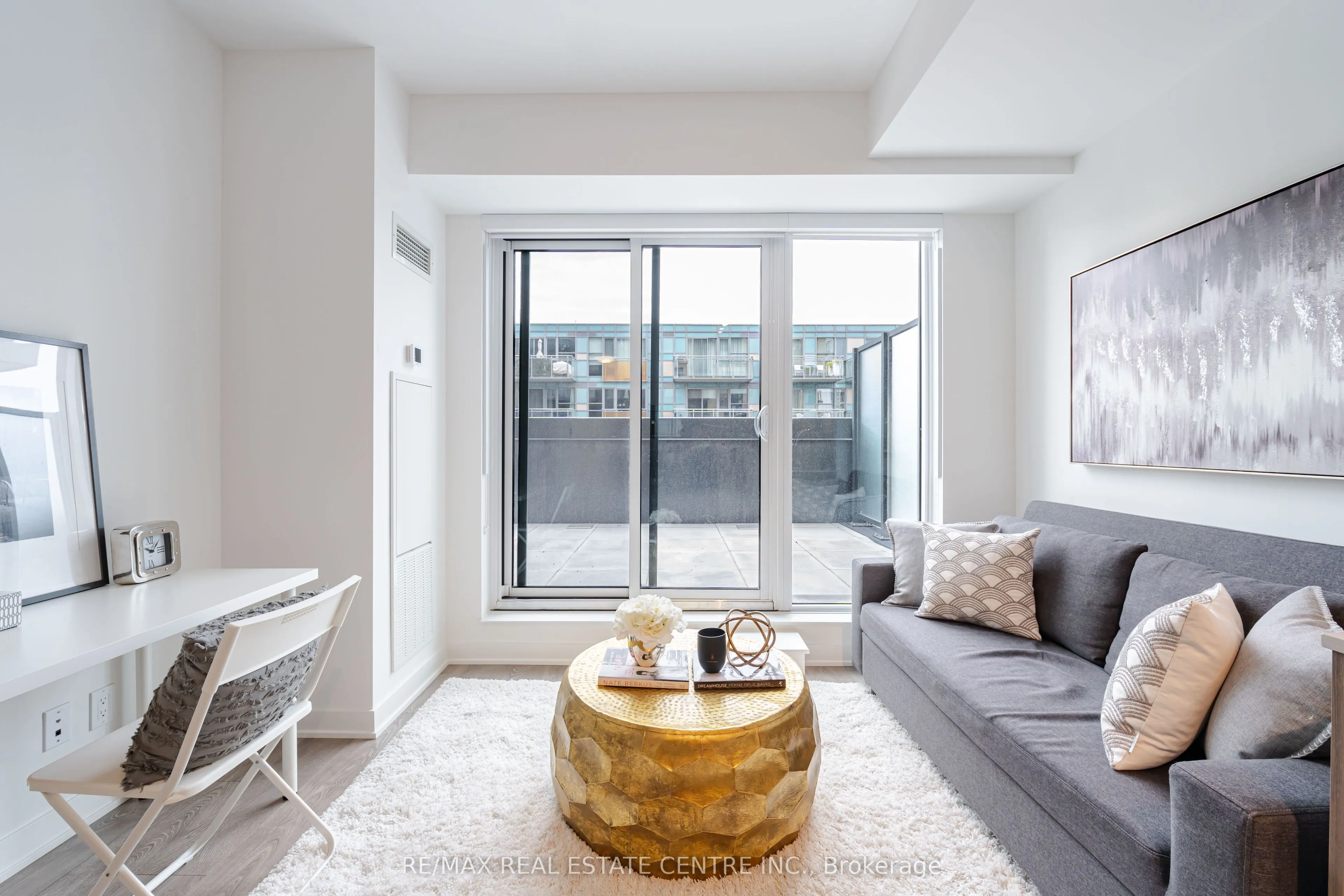 543 Richmond Street W #804
